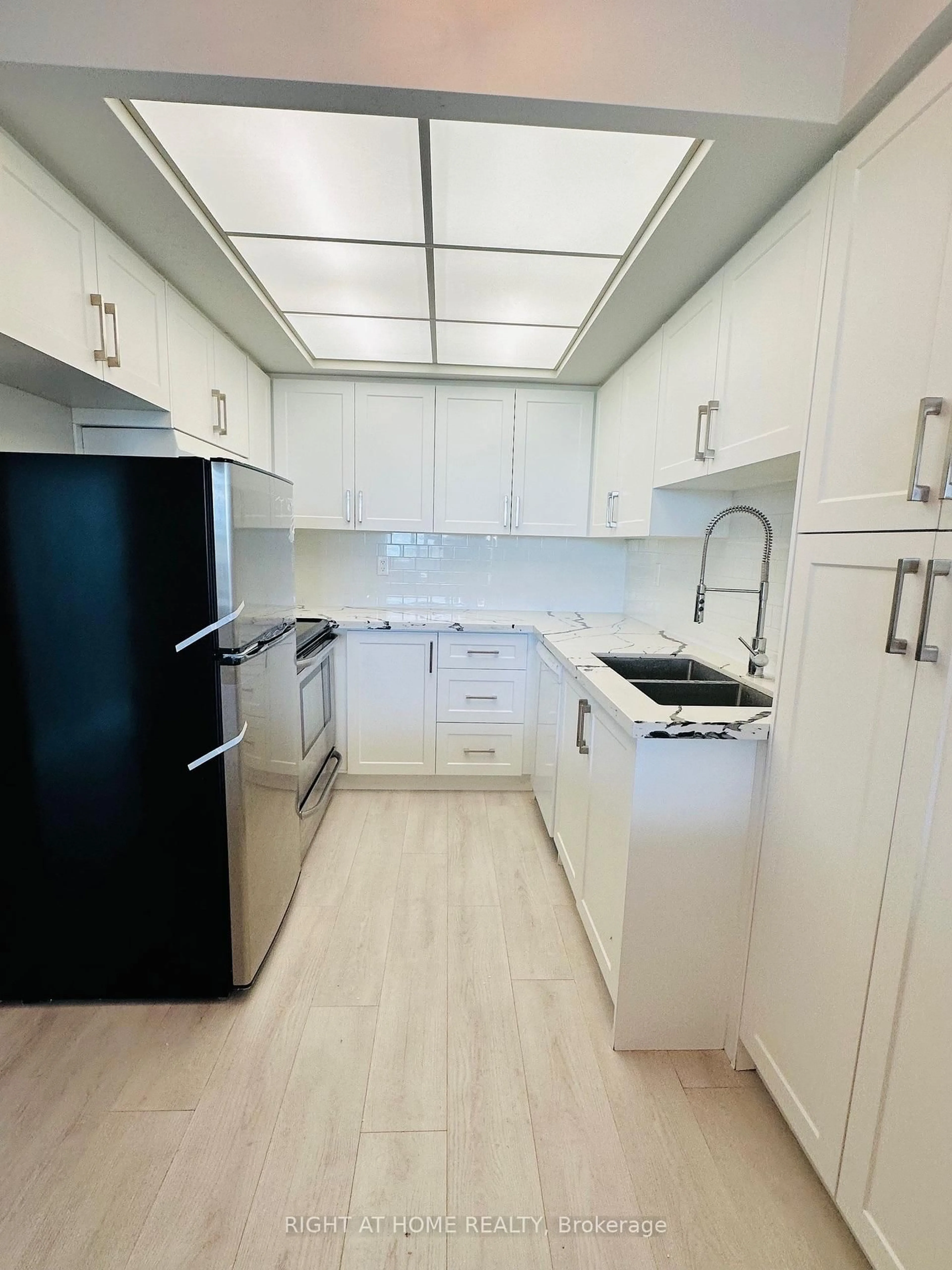 Standard kitchen, unknown for 121 Ling Rd #703, Toronto Ontario M1E 4Y2