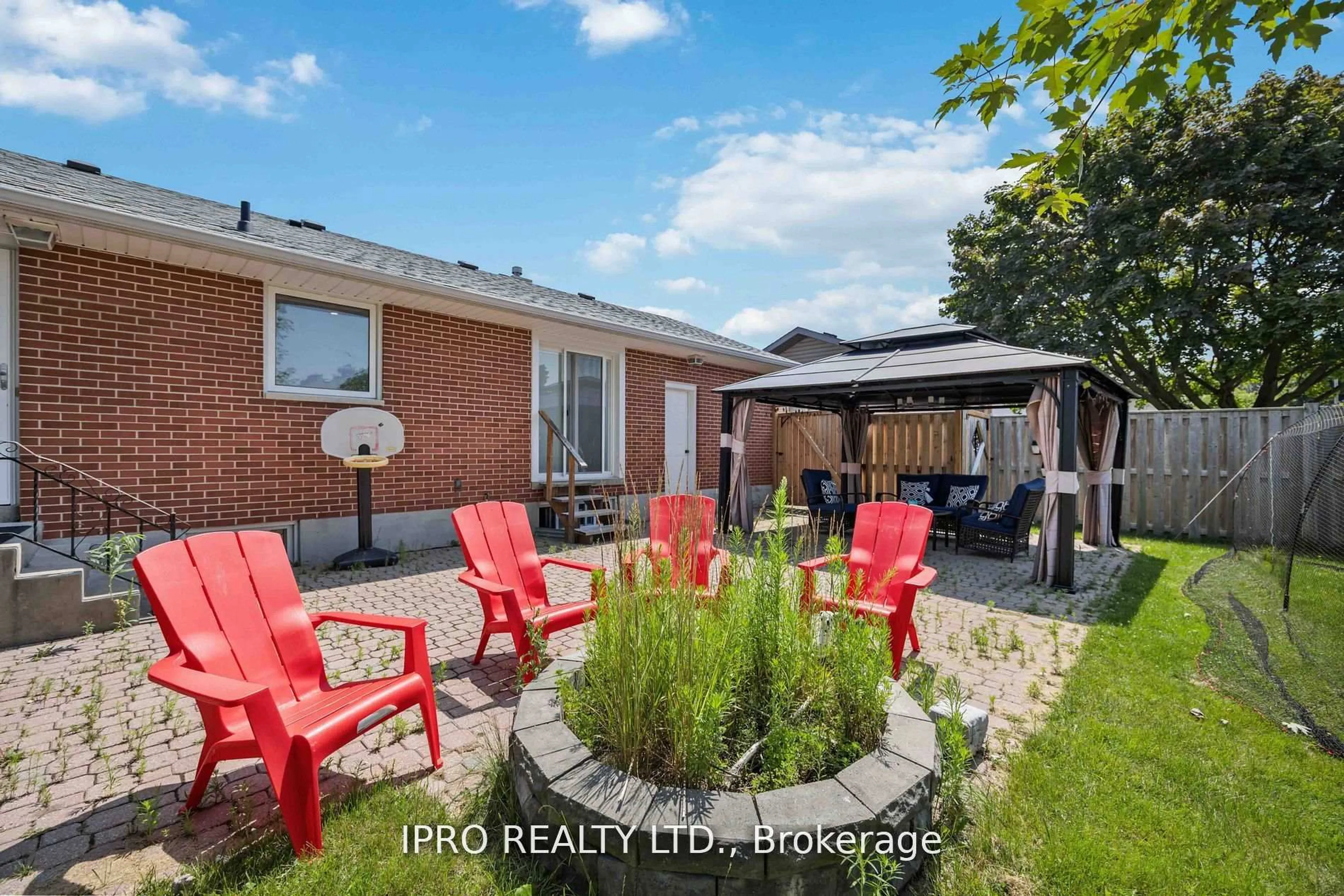 Unknown for 736 Westdale St, Oshawa Ontario L1J 5B7