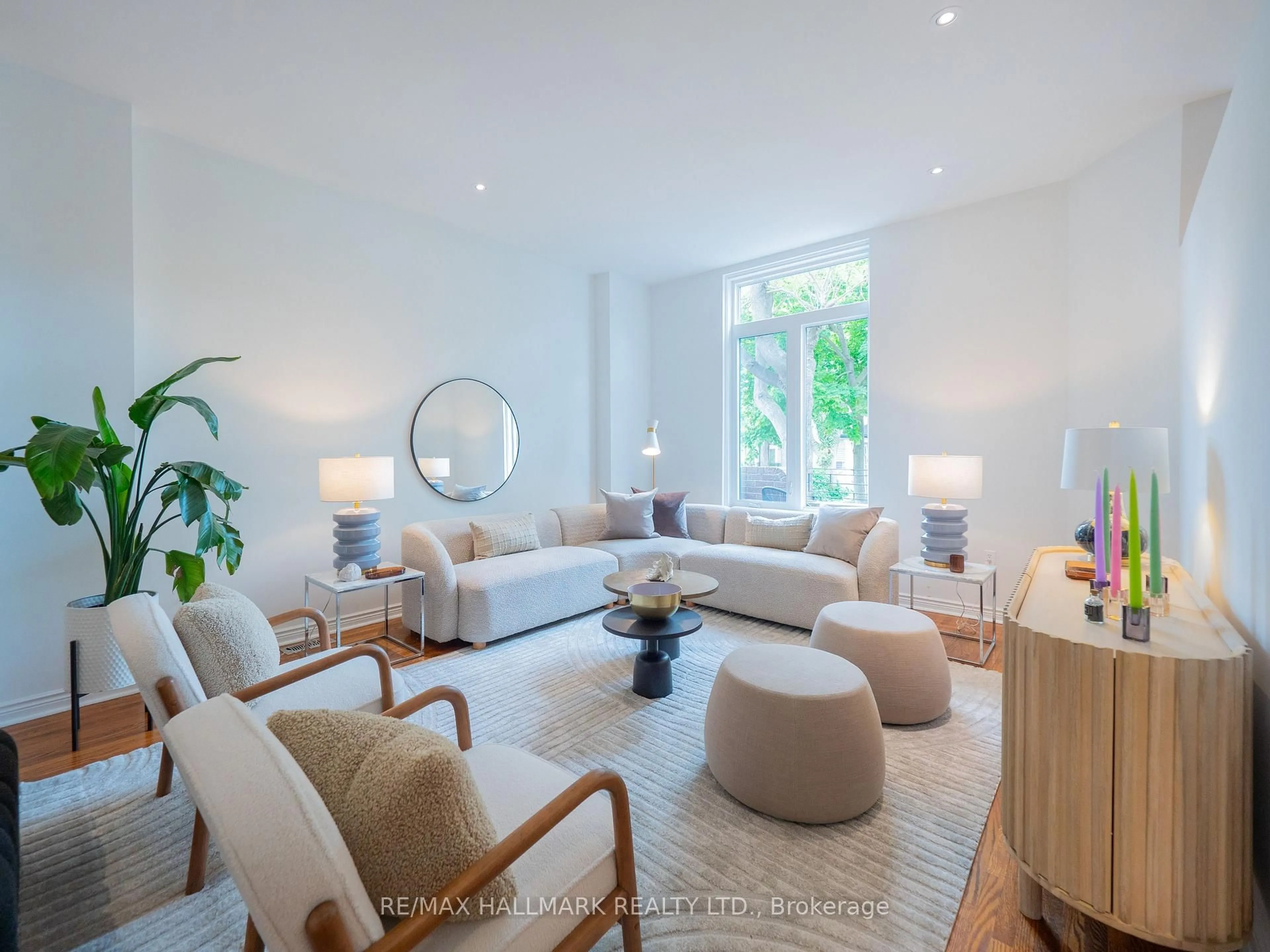 Living room with furniture, unknown for 12 Pretoria Ave, Toronto Ontario M4K 1T1