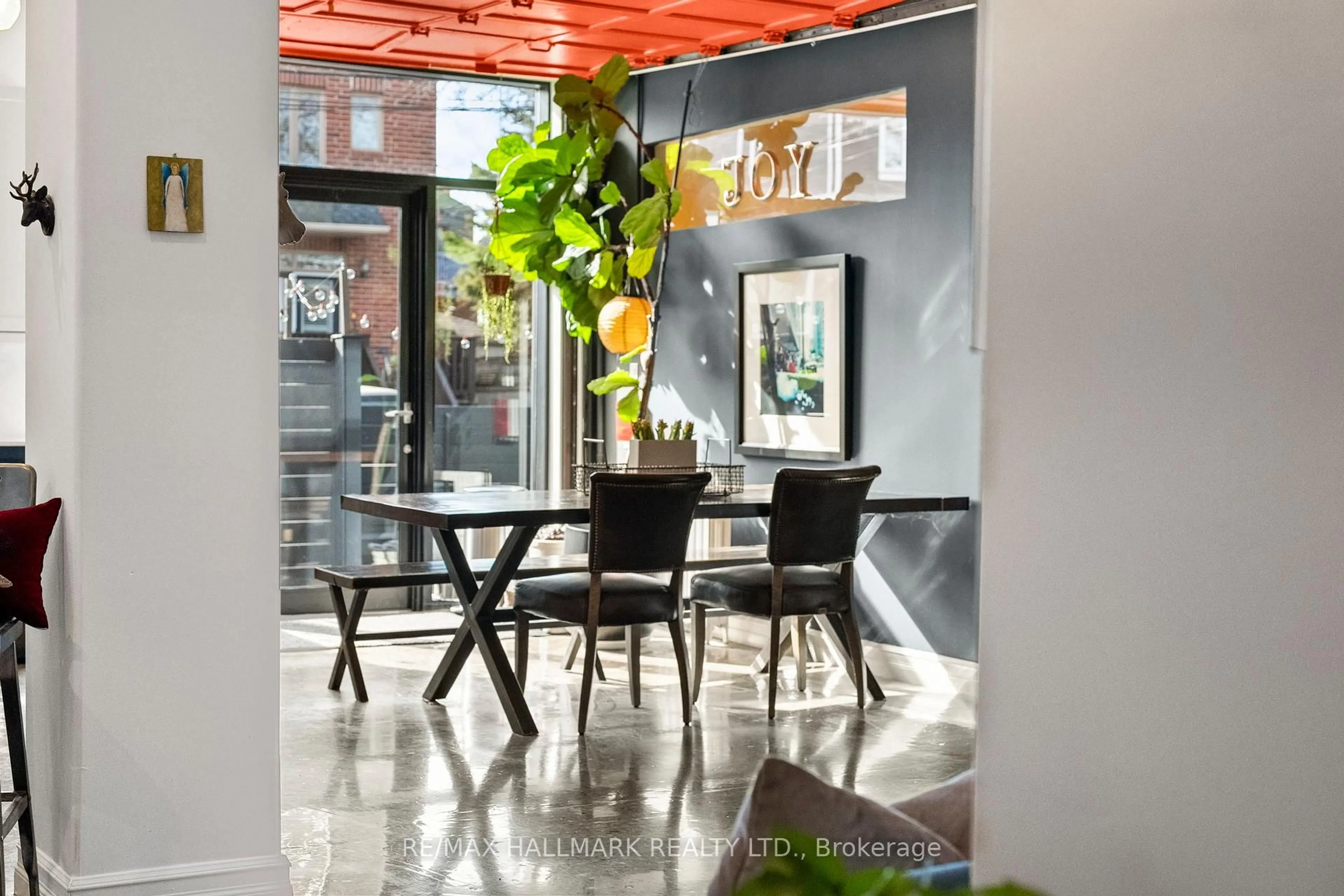 Unknown for 2B Minto St #Loft 2, Toronto Ontario M4L 1B6