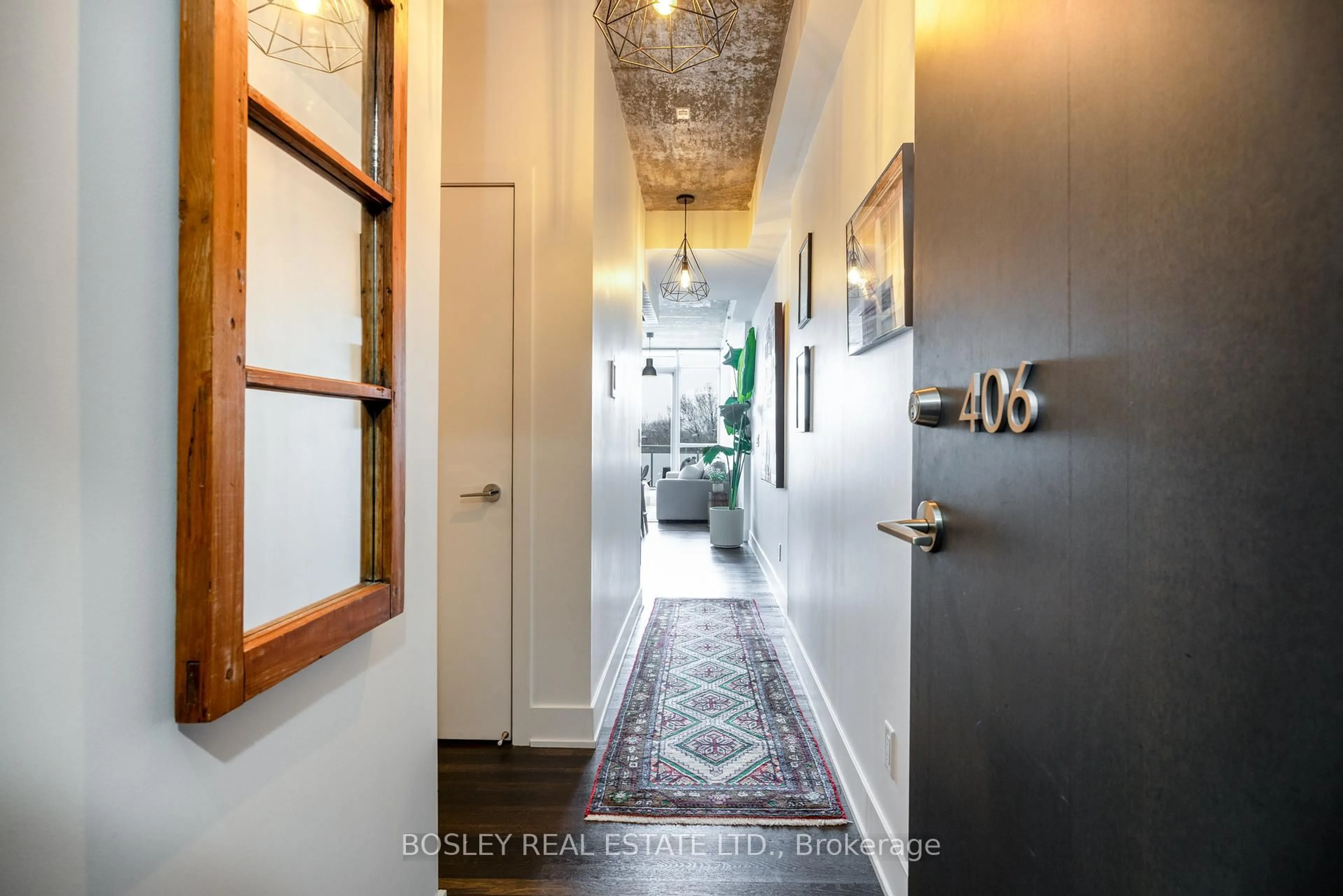 Indoor entryway for 630 Queen St #406, Toronto Ontario M4M 1G3