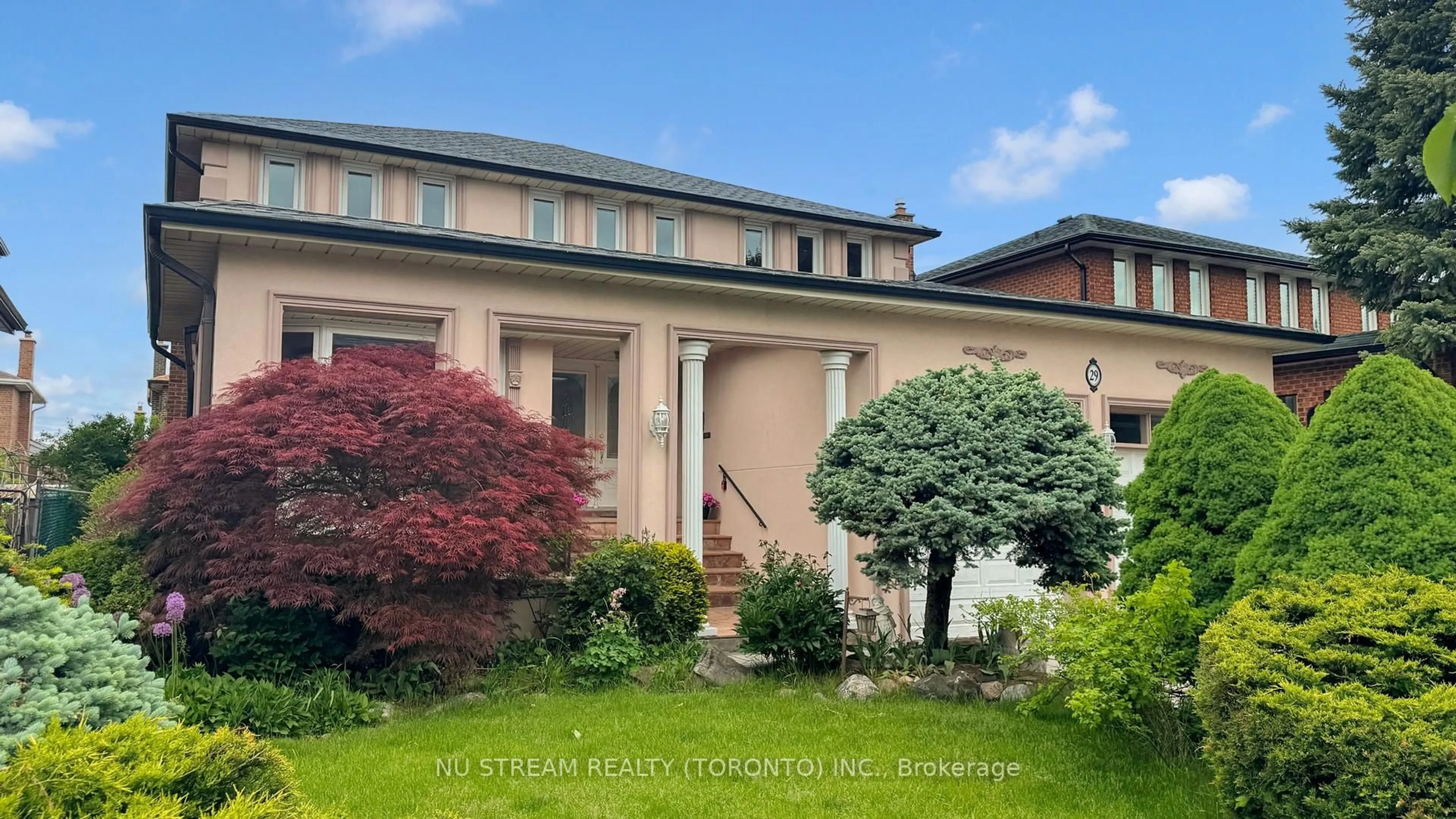 A pic from outside/outdoor area/front of a property/back of a property/a pic from drone, street for 29 Elmartin Dr, Toronto Ontario M1W 3C6