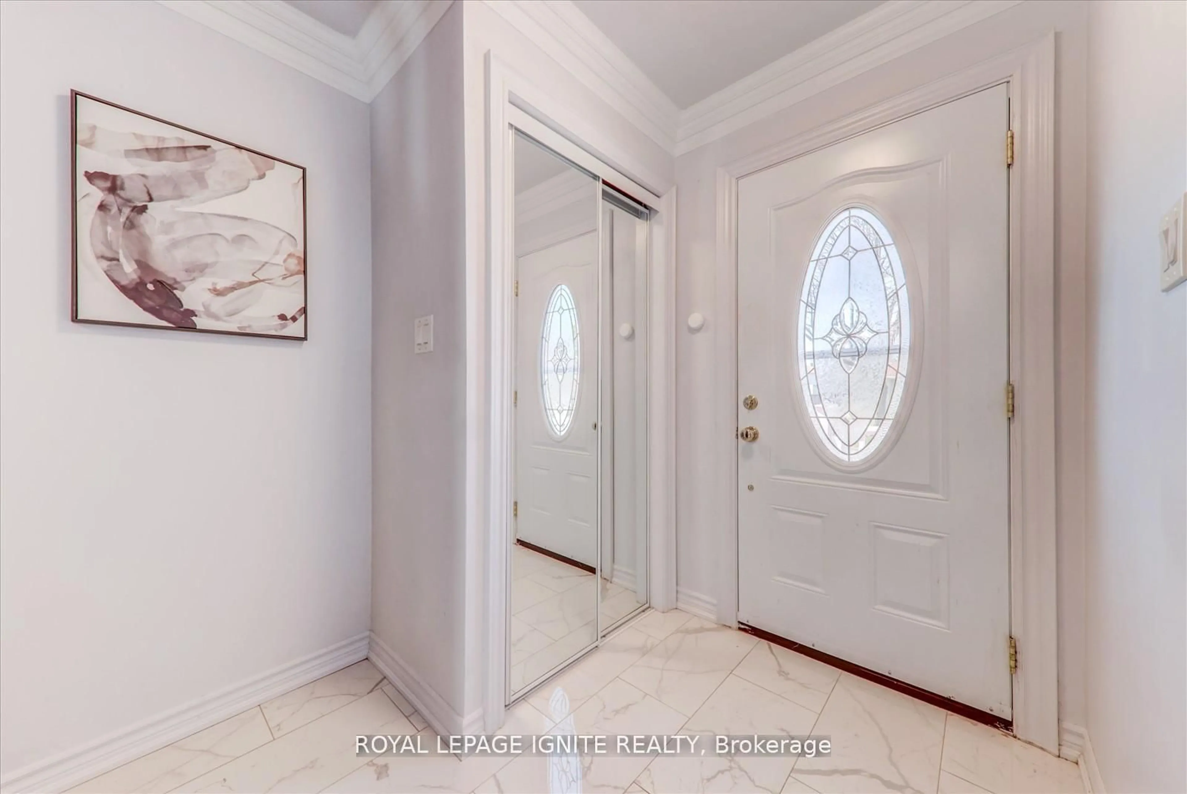 Indoor entryway for 49 Dowswell Dr, Toronto Ontario M1B 1H5