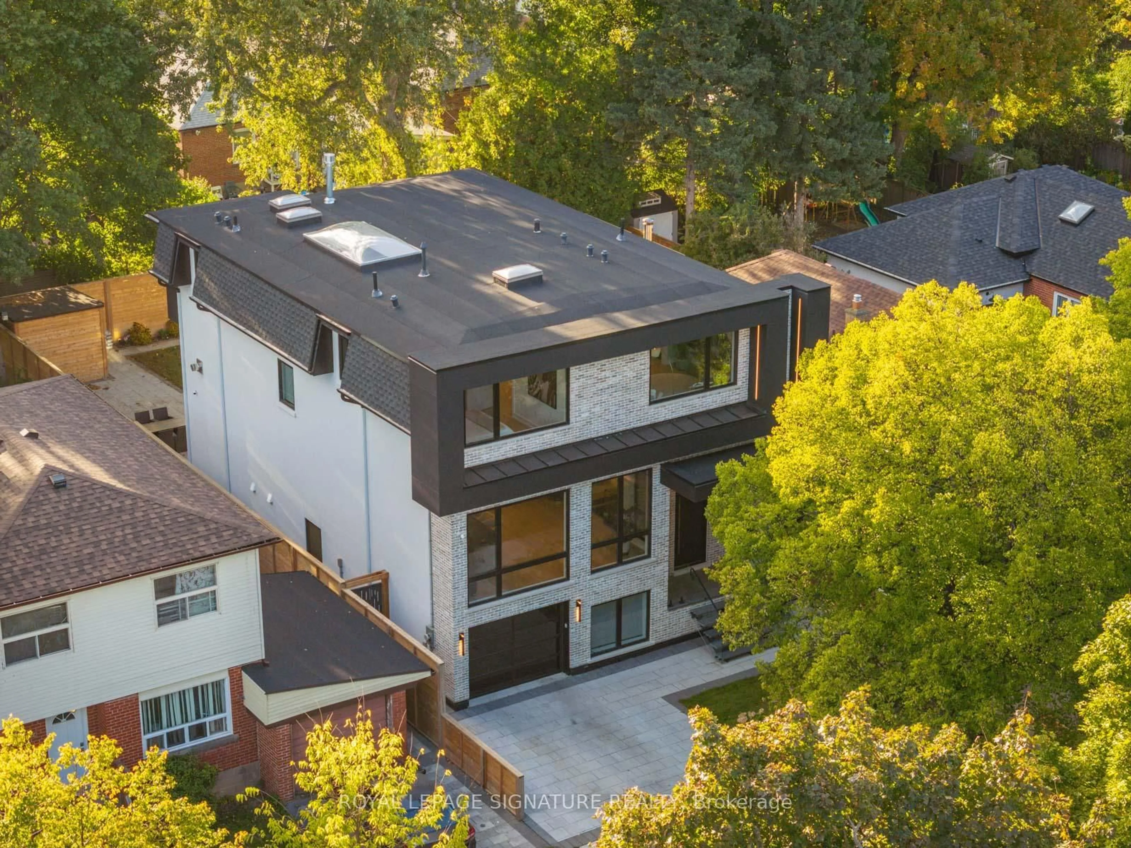 Home with brick exterior material, unknown for 116 Presley Ave, Toronto Ontario M1L 3R1
