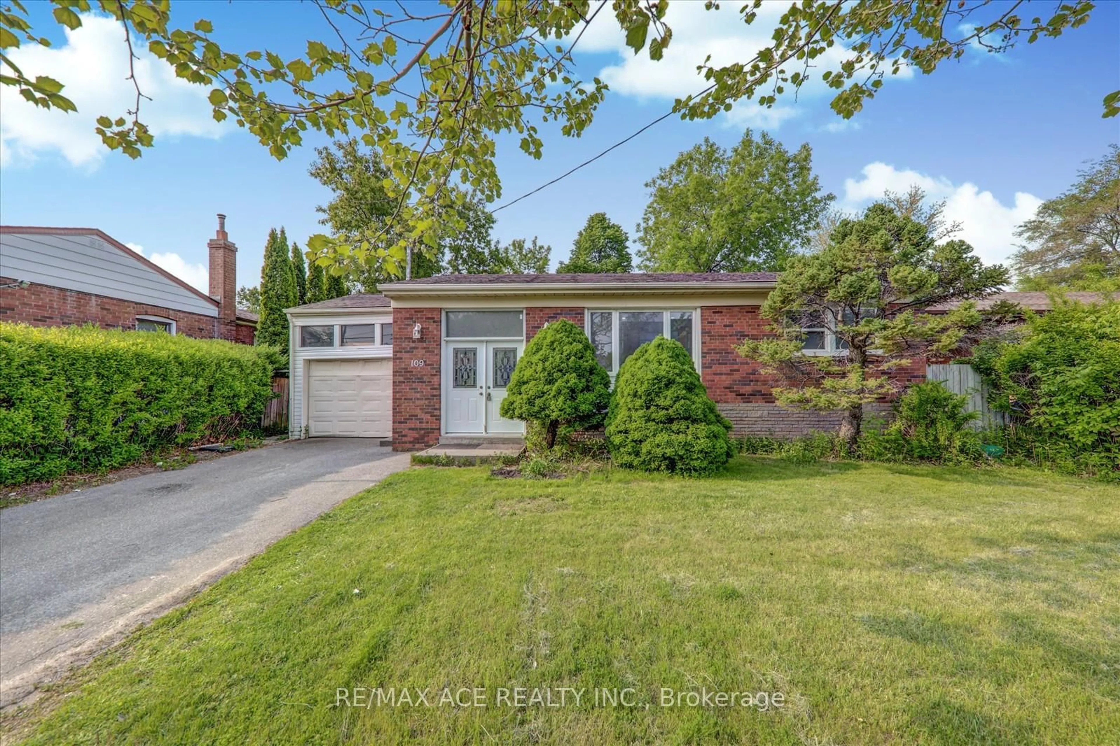 Home with brick exterior material, street for 109 Seminole Ave, Toronto Ontario M1J 1N8