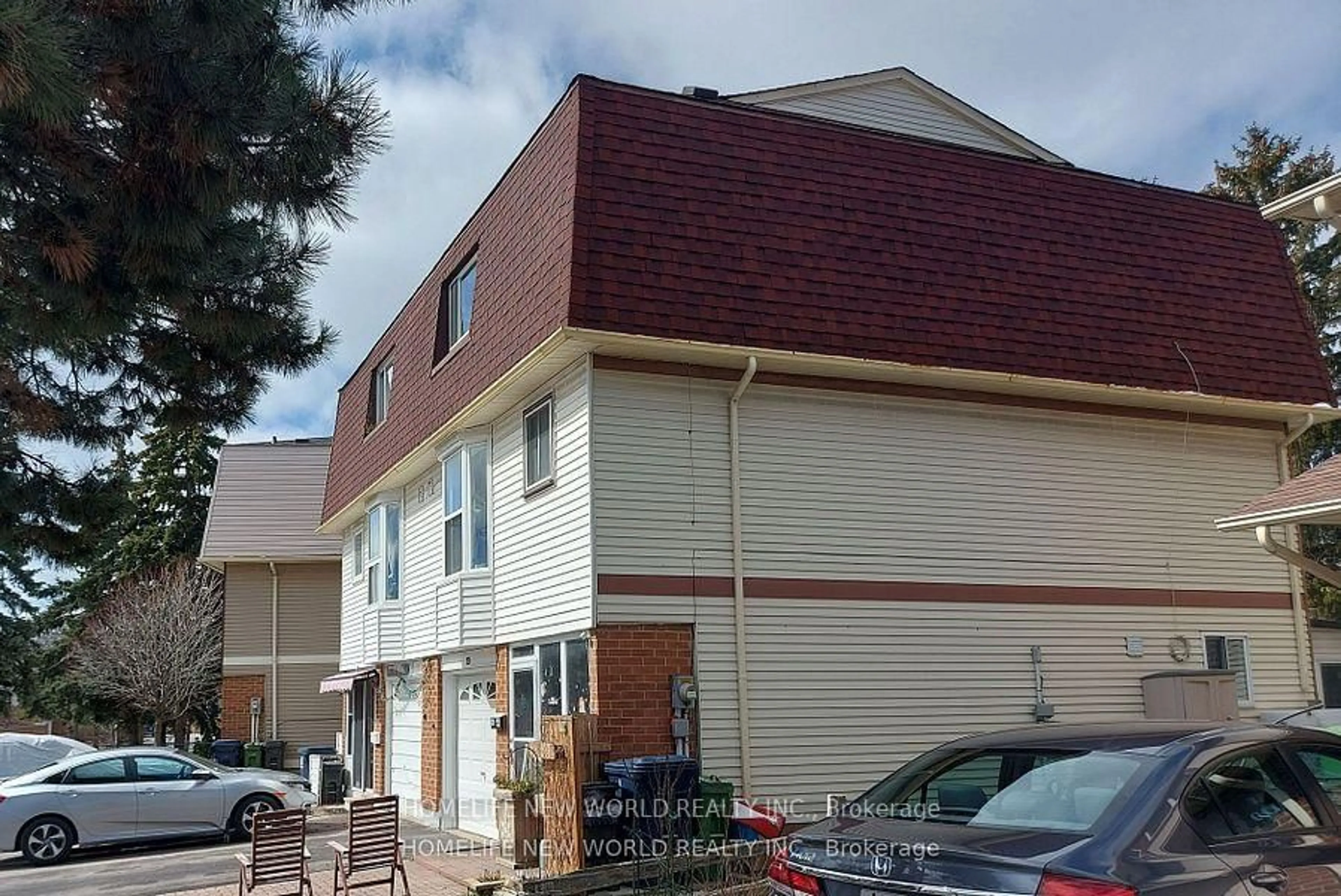 A pic from outside/outdoor area/front of a property/back of a property/a pic from drone, street for 121 Sadlee Cove Cres, Toronto Ontario M1V 1Y3