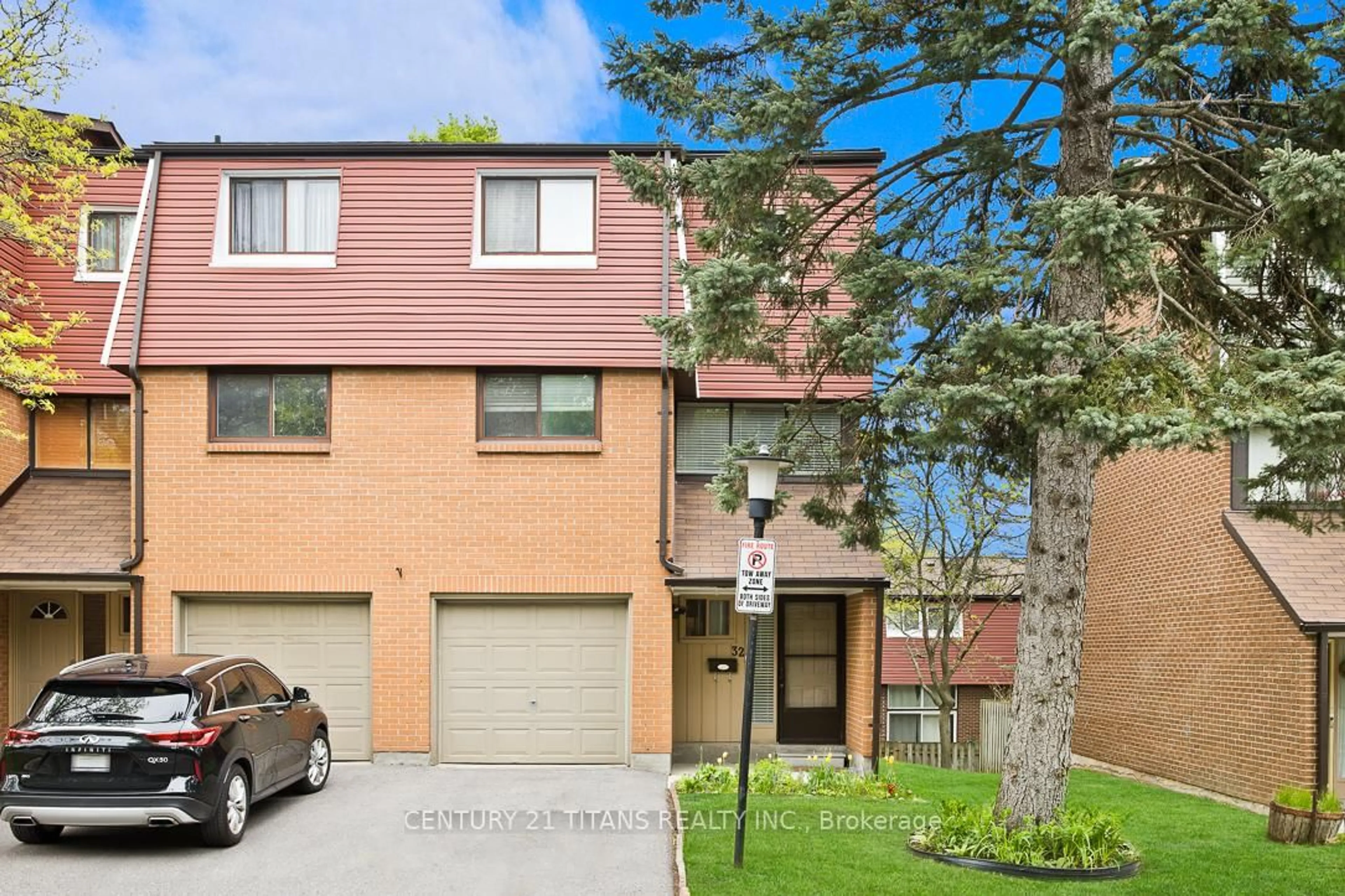 Home with brick exterior material, street for 1310 Fieldlight Blvd #32, Pickering Ontario L1V 2Y8