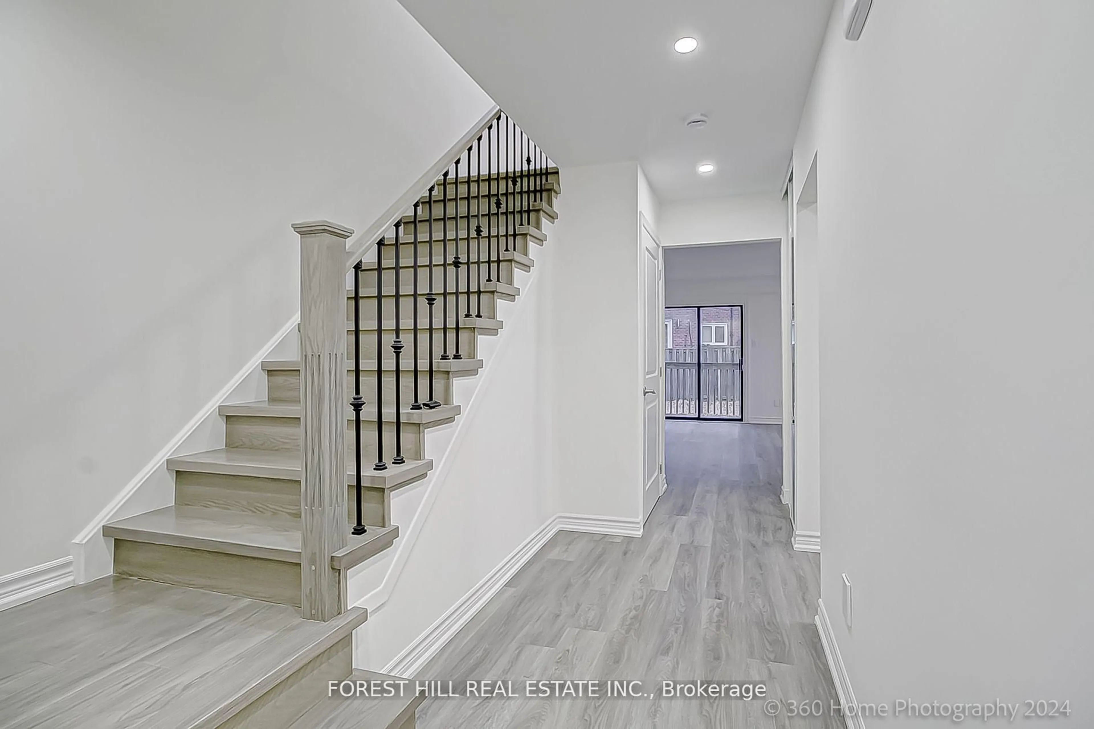 Indoor entryway for 55 Plumbrook Cres, Toronto Ontario M1S 3Z9