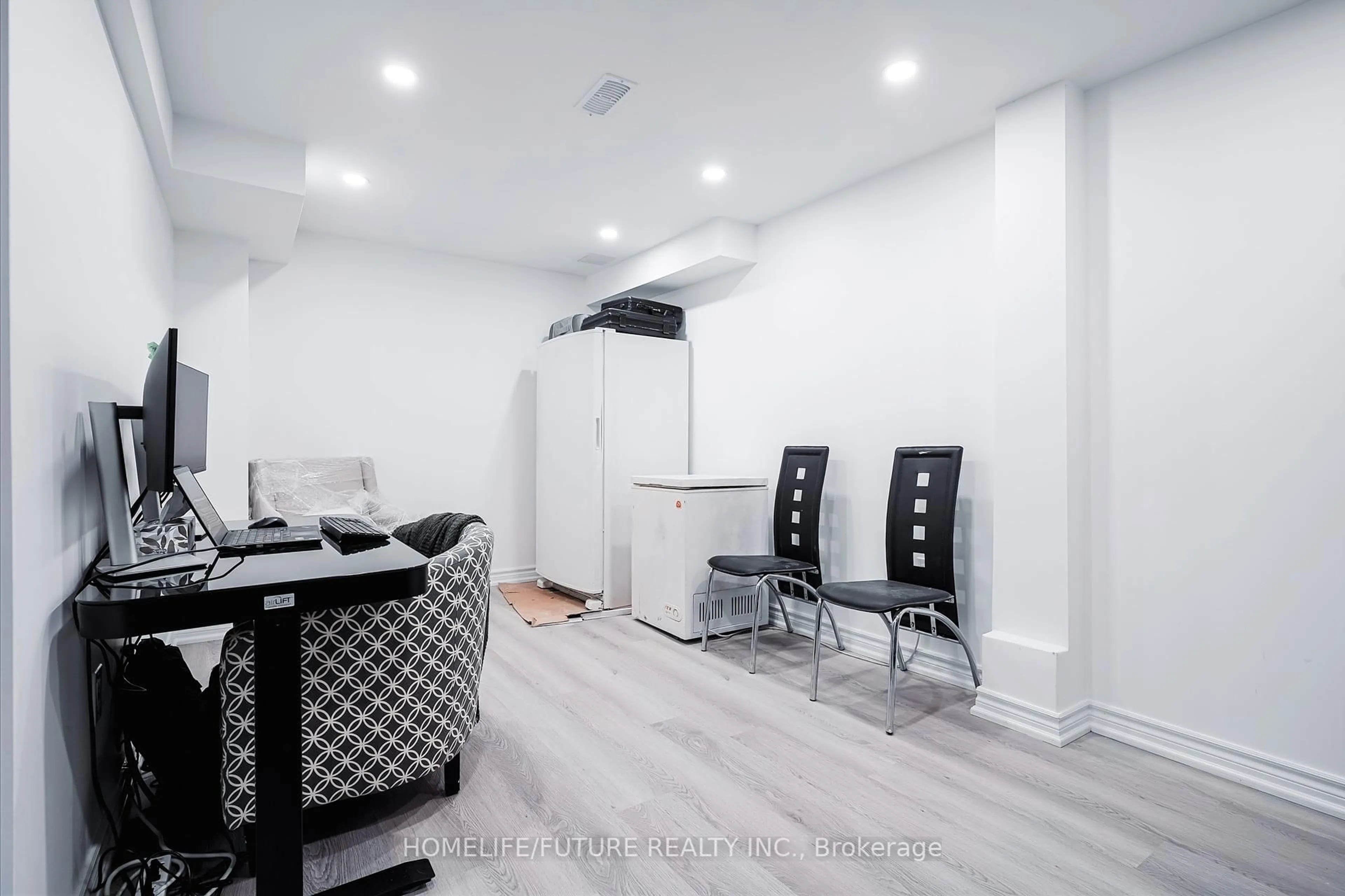 A pic of a room for 18 Mansbridge Cres, Ajax Ontario L1Z 1S3