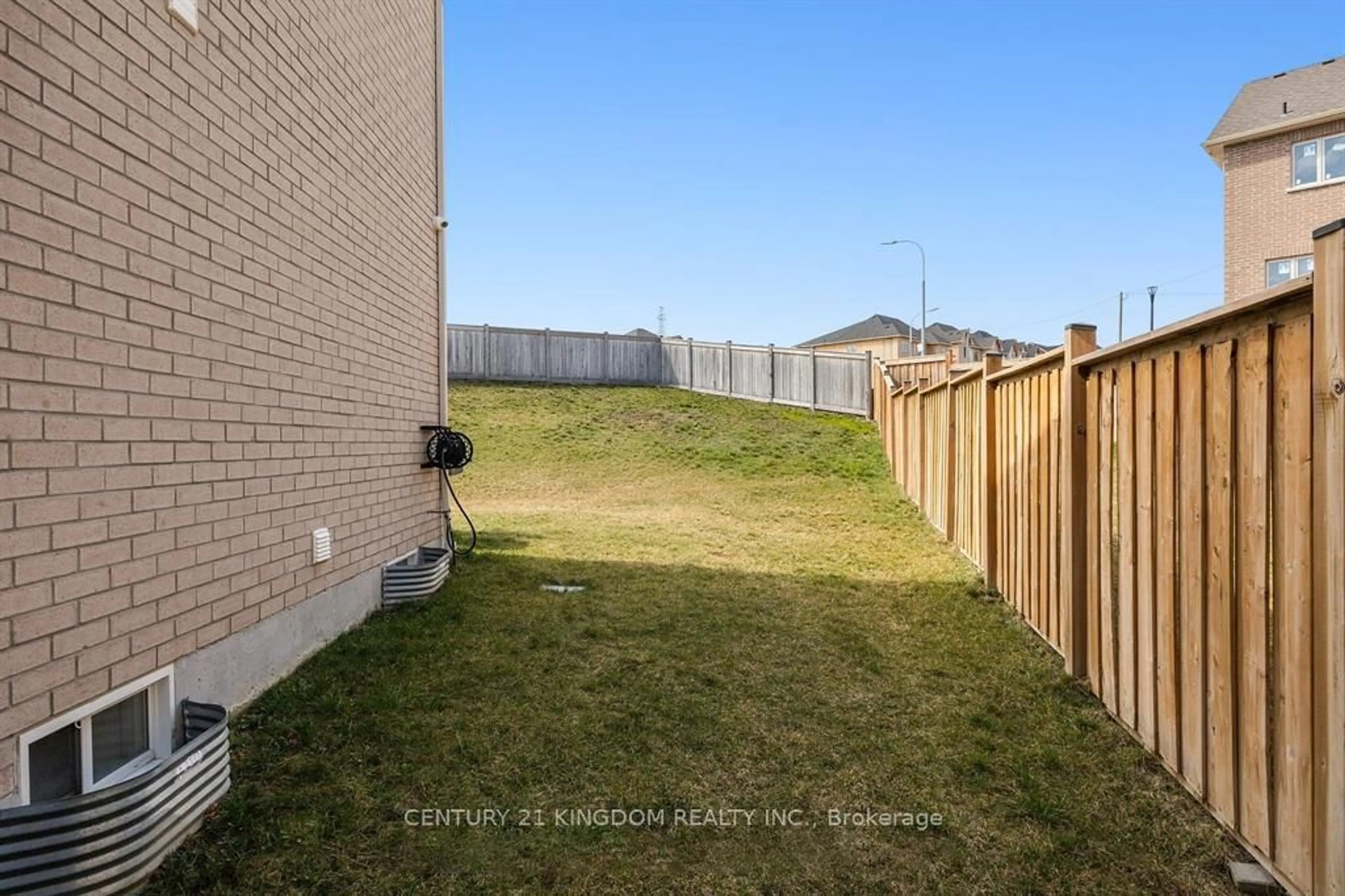 Patio, street for 1219 Cactus Cres, Pickering Ontario L1V 2P8