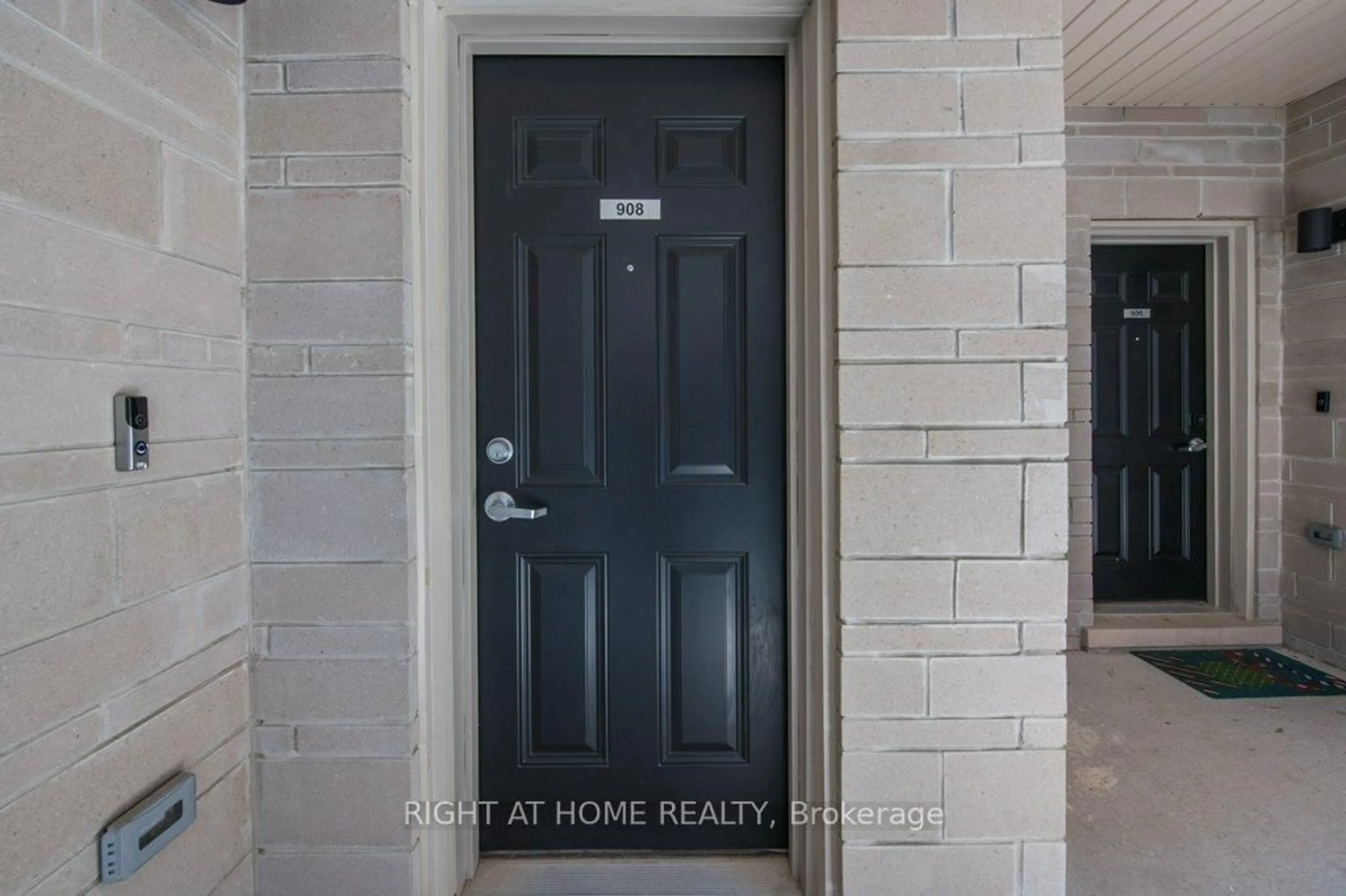 Indoor entryway for 1655 Palmers Saw Mill Rd #908, Pickering Ontario L1X 0R3