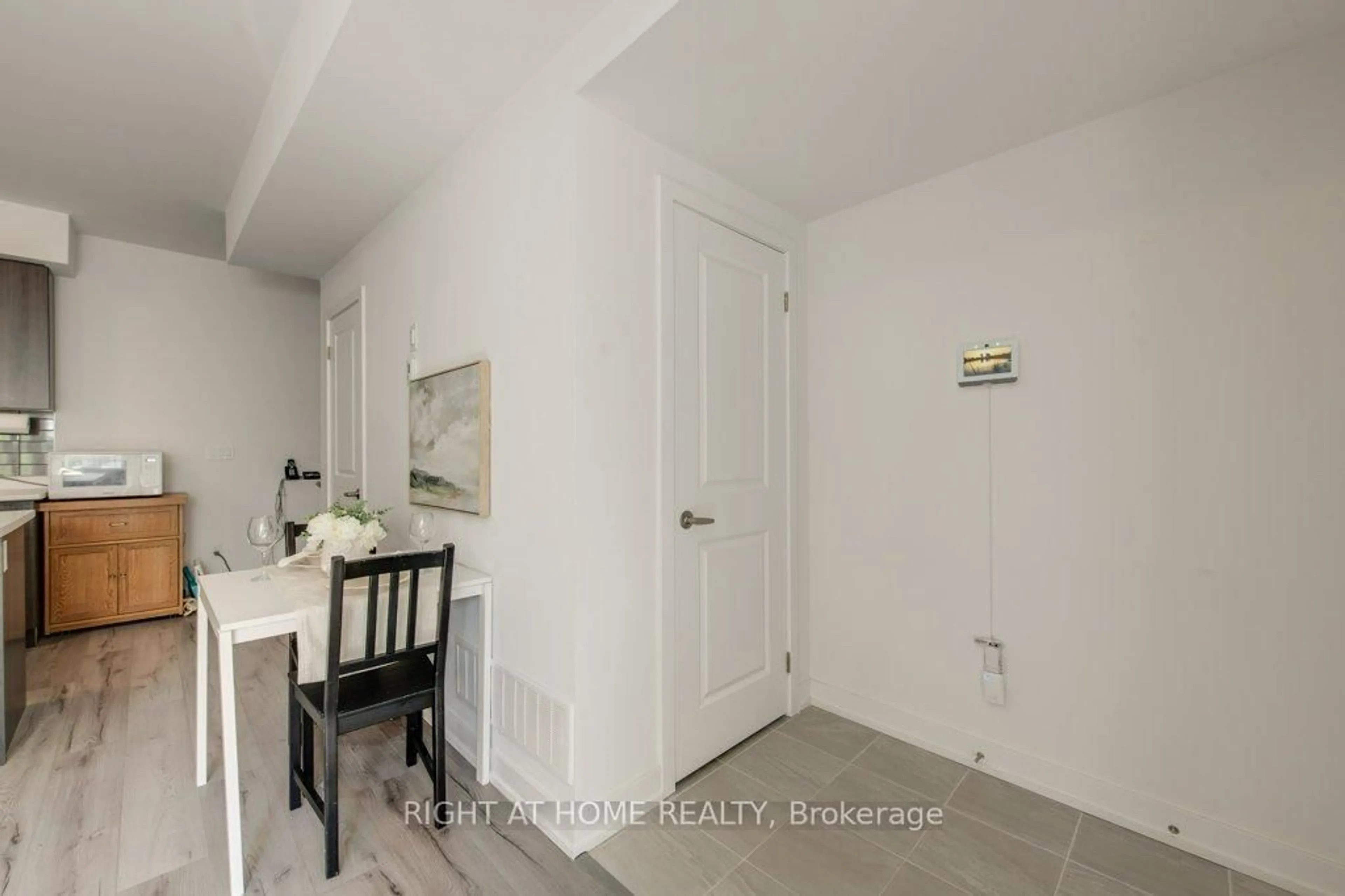 A pic of a room for 1655 Palmers Saw Mill Rd #908, Pickering Ontario L1X 0R3