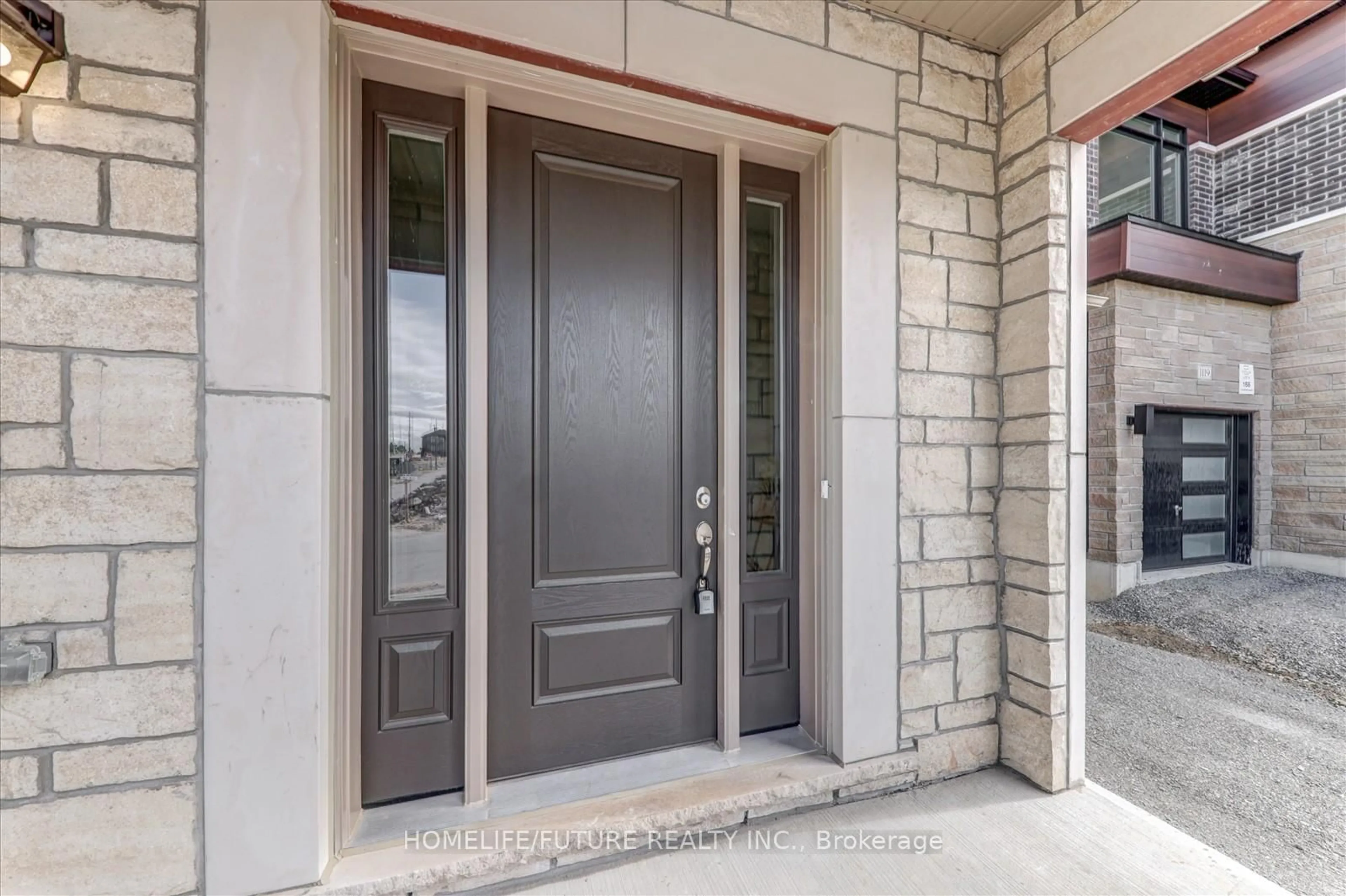 Indoor entryway for 1123 Zircon Manr, Pickering Ontario L1X 0P9