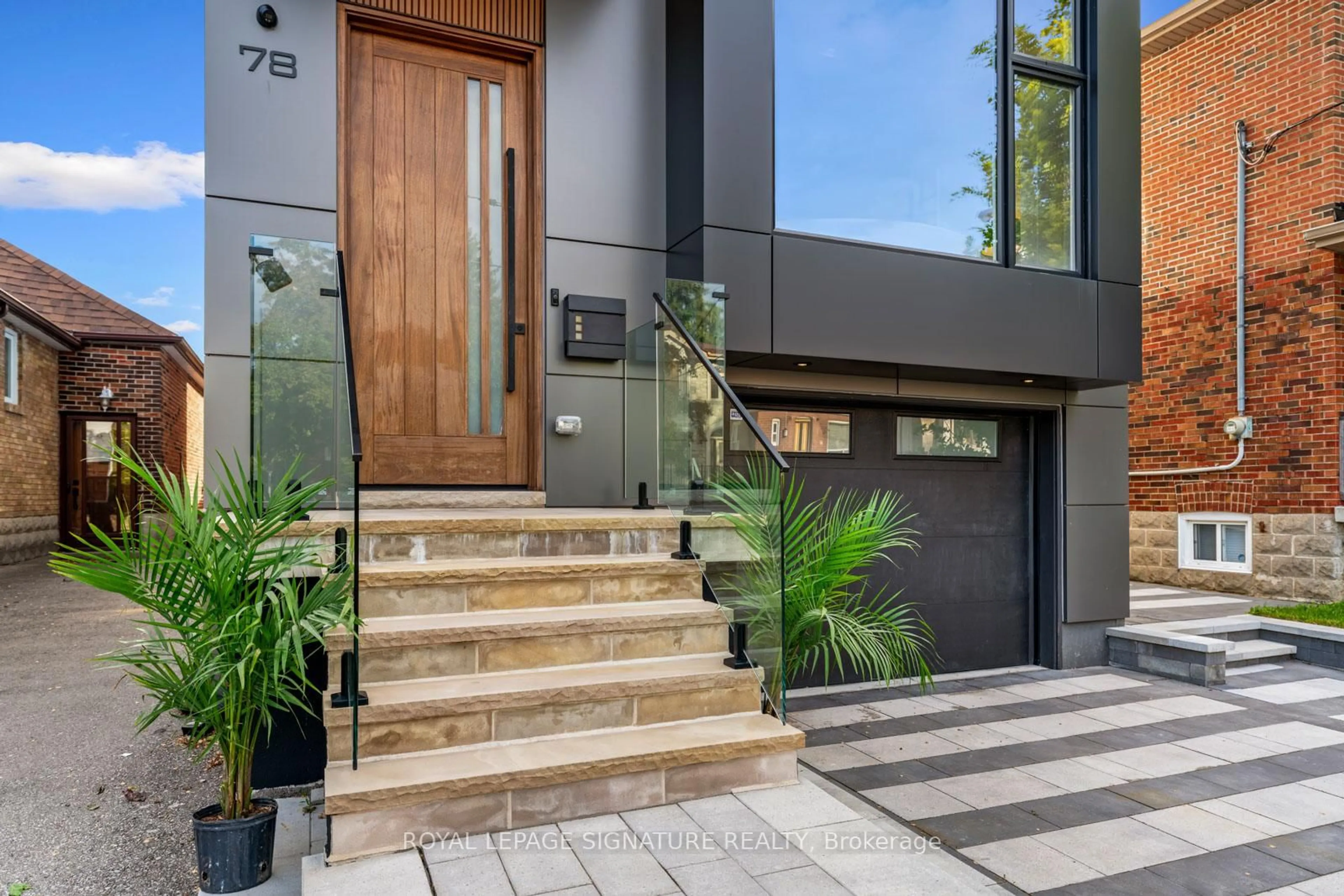 Indoor entryway for 78 St Hubert Ave, Toronto Ontario M4J 3Z5