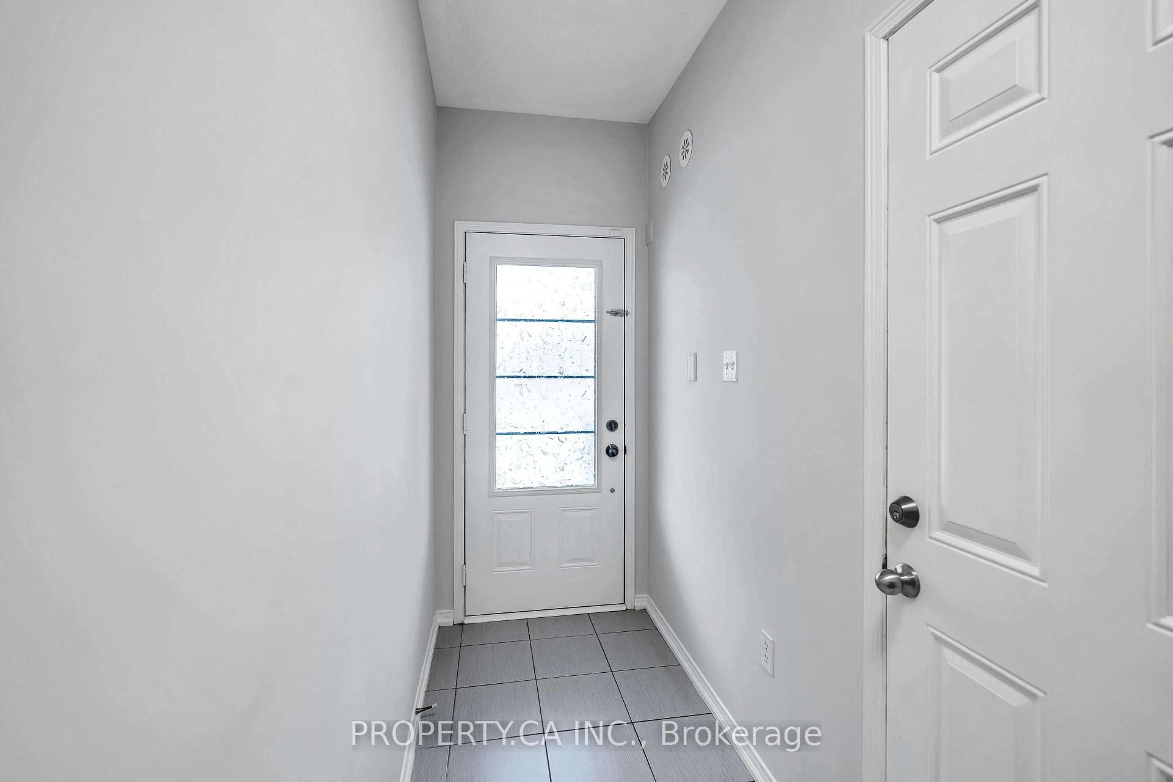 Indoor entryway for 2564 Rosedrop Path, Oshawa Ontario L1L 0L1