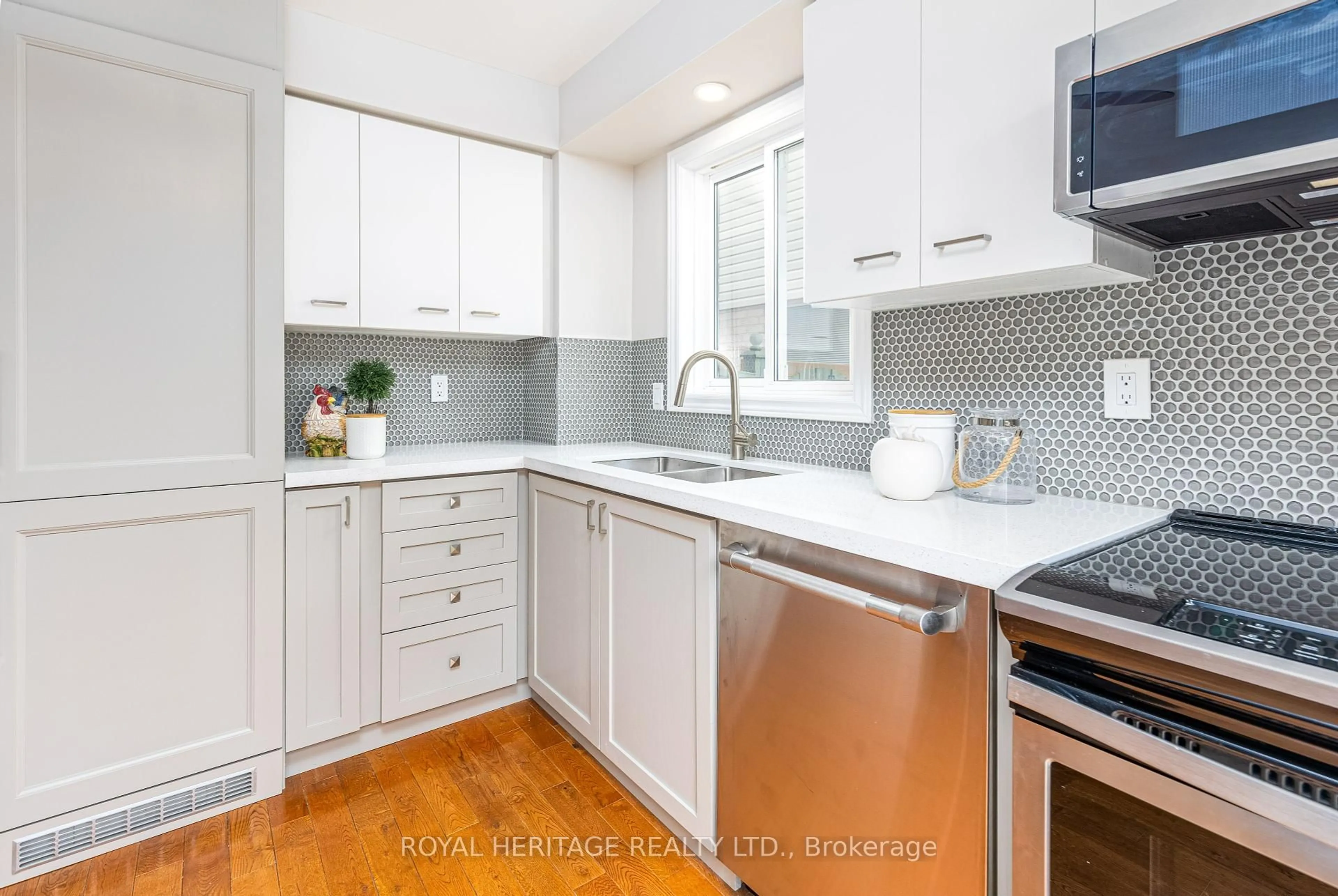 Unknown for 31 Flaxman Ave, Clarington Ontario L1C 4S5