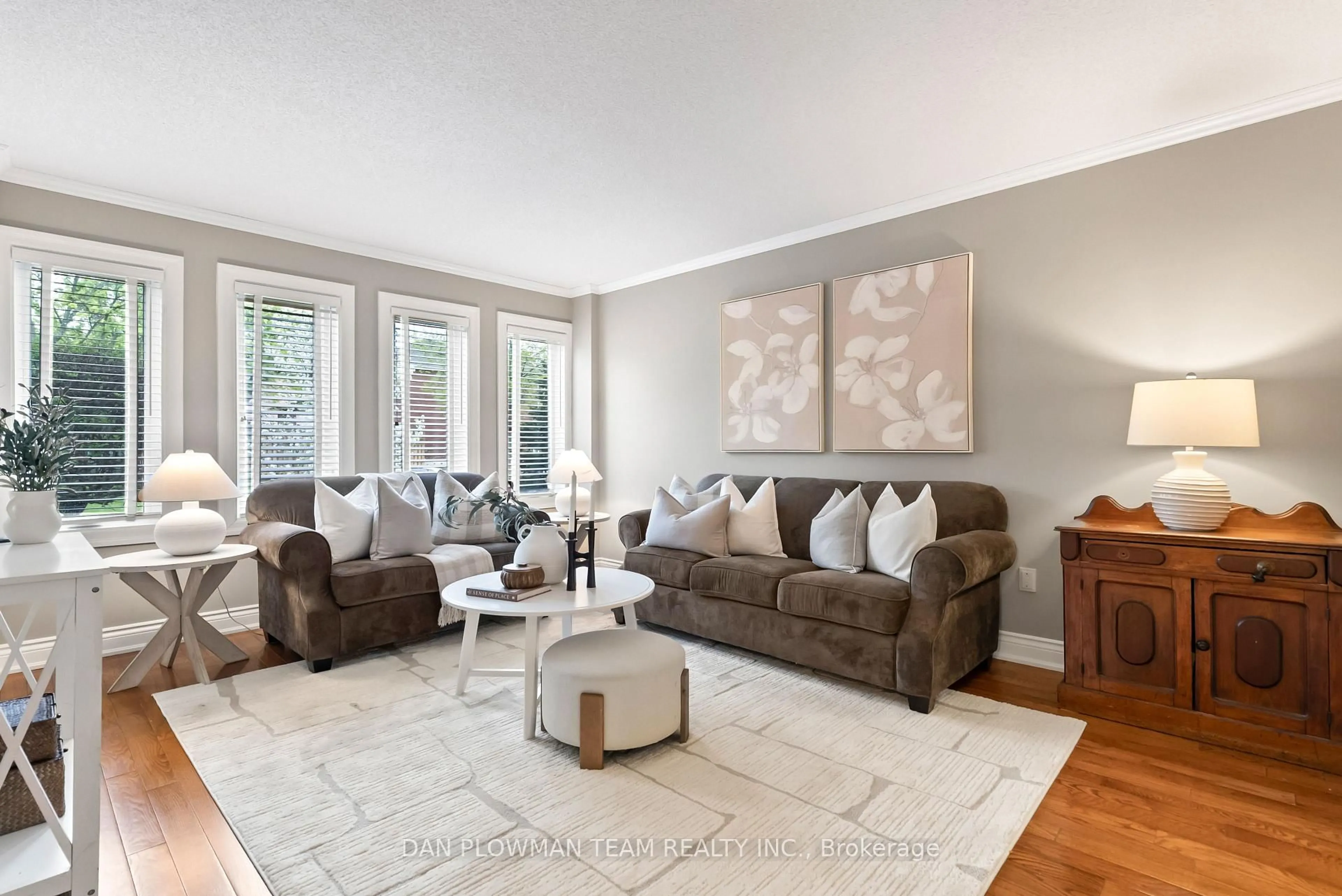 Living room with furniture, unknown for 460 Palmtree Cres, Oshawa Ontario L1K 2H3