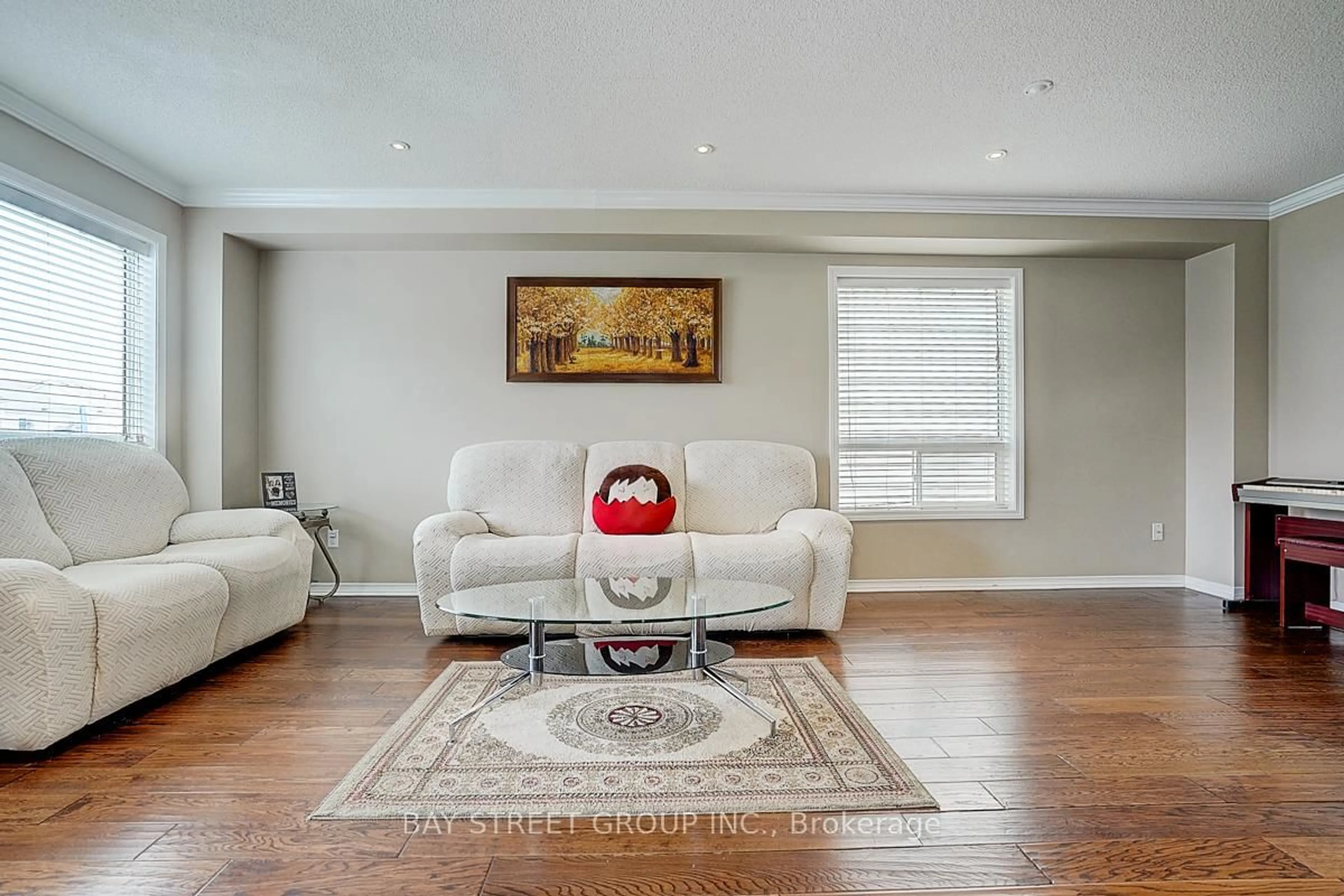 Living room with furniture, unknown for 1322 Whitelaw Ave, Oshawa Ontario L1K 0M6