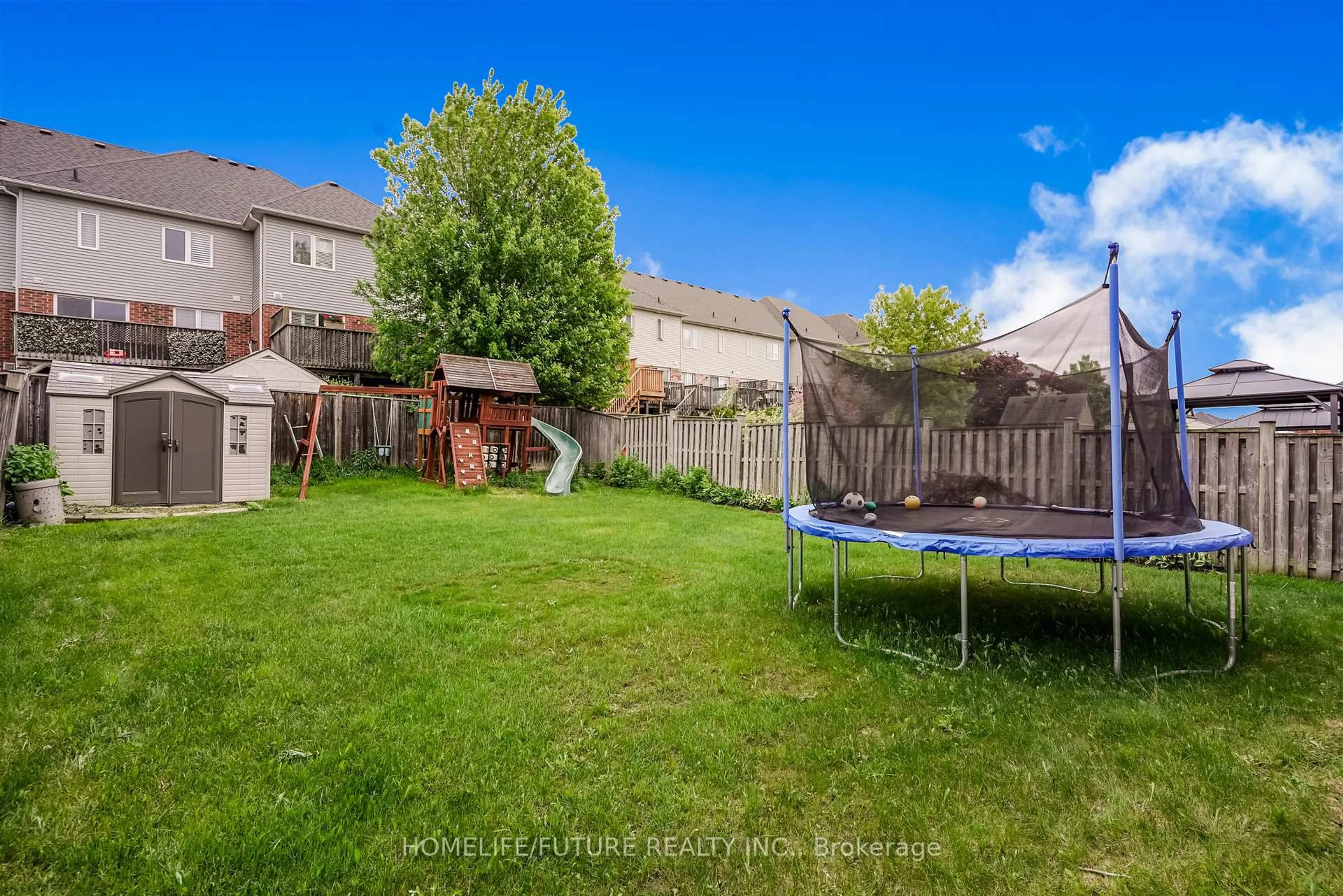 Patio, street for 815 Ormond Dr, Oshawa Ontario L1K 3B6