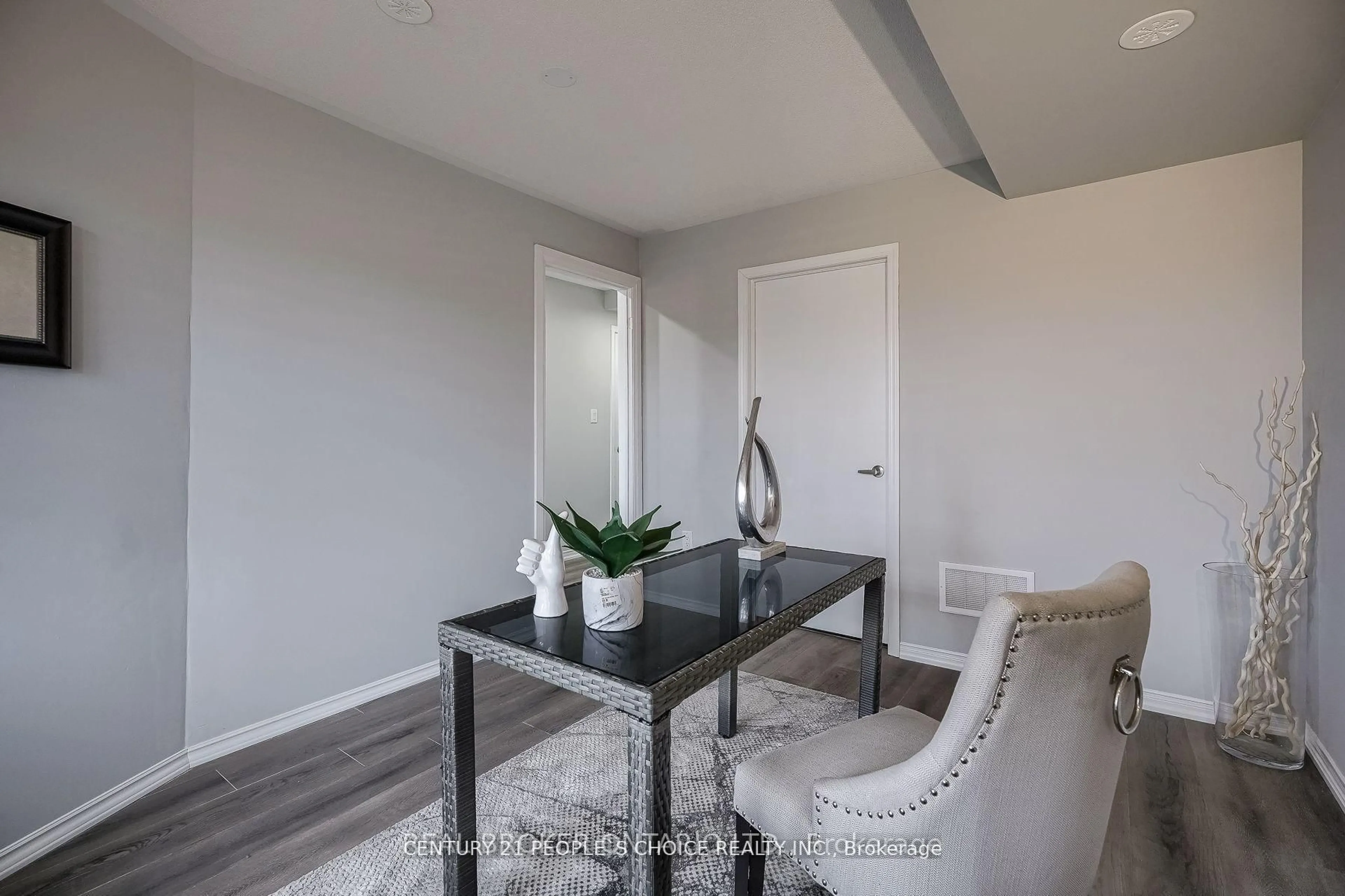 Living room with furniture, unknown for 18 Jerome Way, Clarington Ontario L1C 3K2