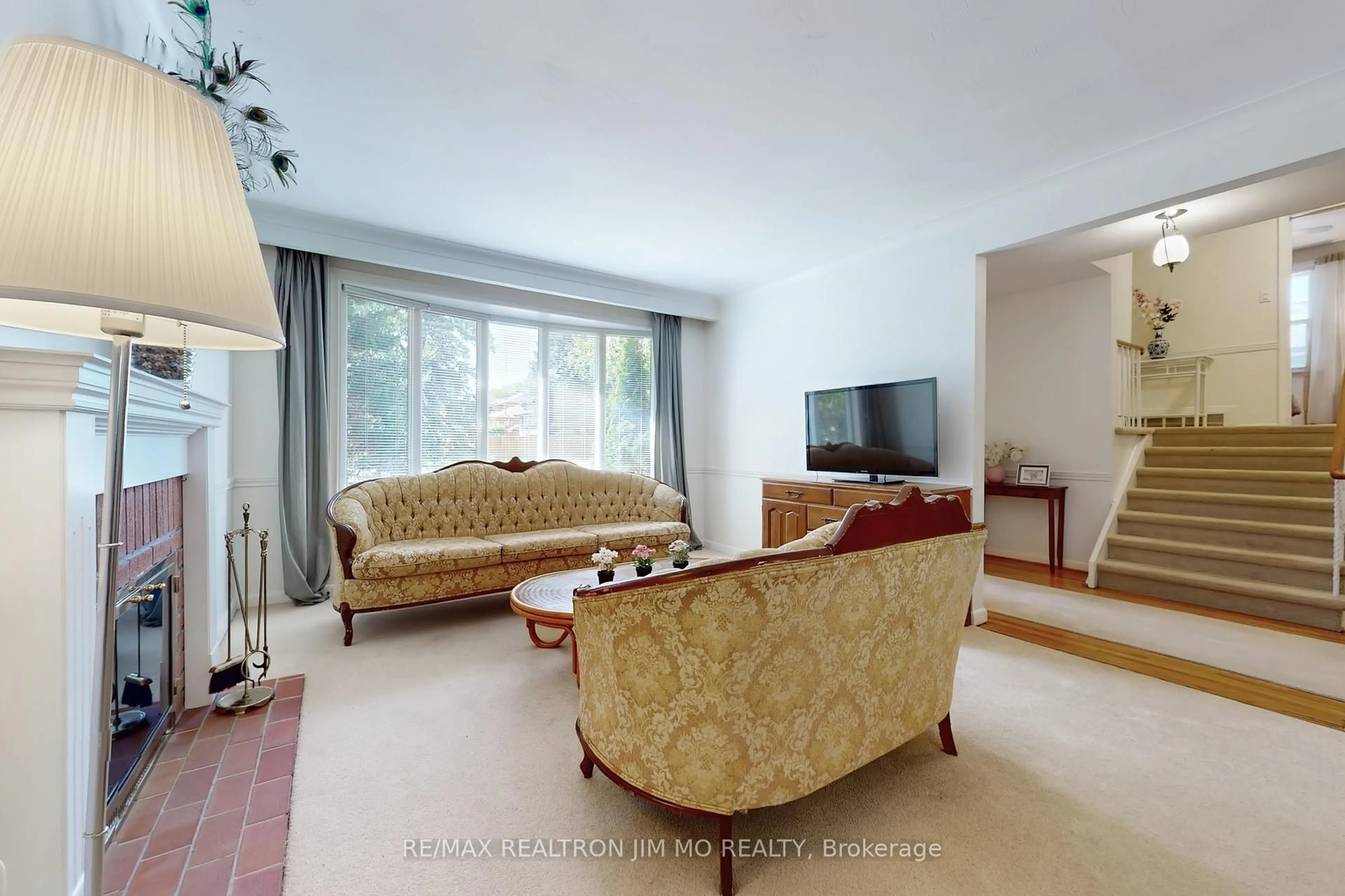 Living room with furniture, unknown for 1 Amberdale Dr, Toronto Ontario M1P 4B9