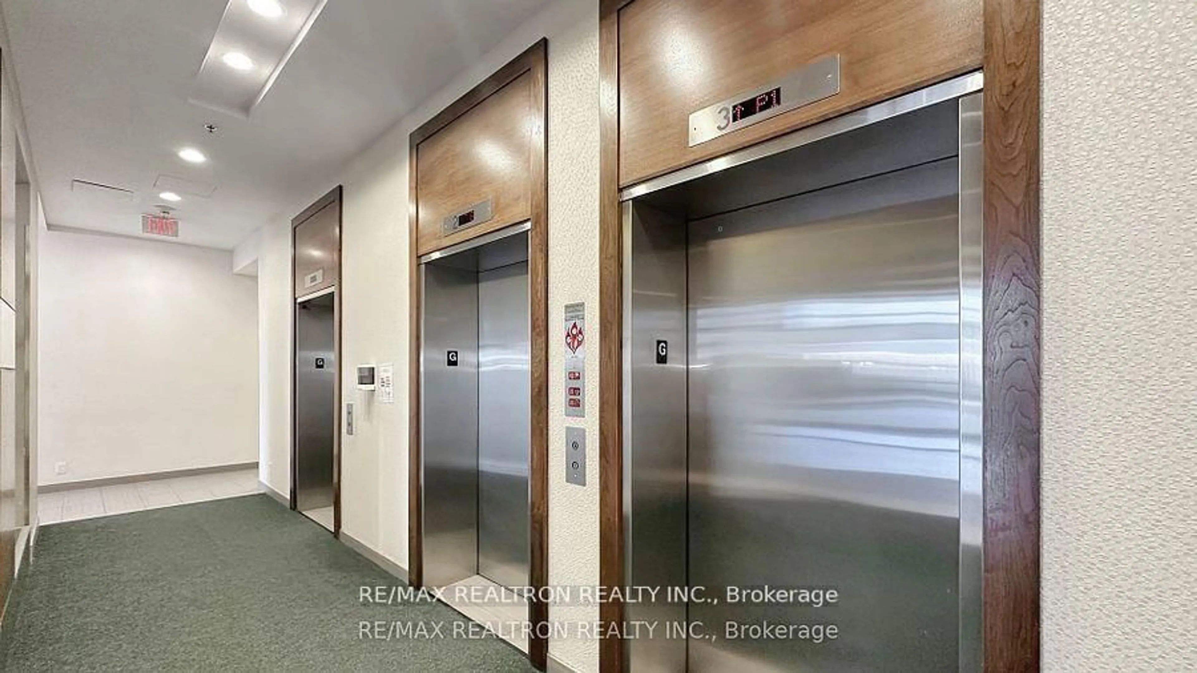 Indoor foyer for 60 Town Centre Crt #309, Toronto Ontario M1P 0B1