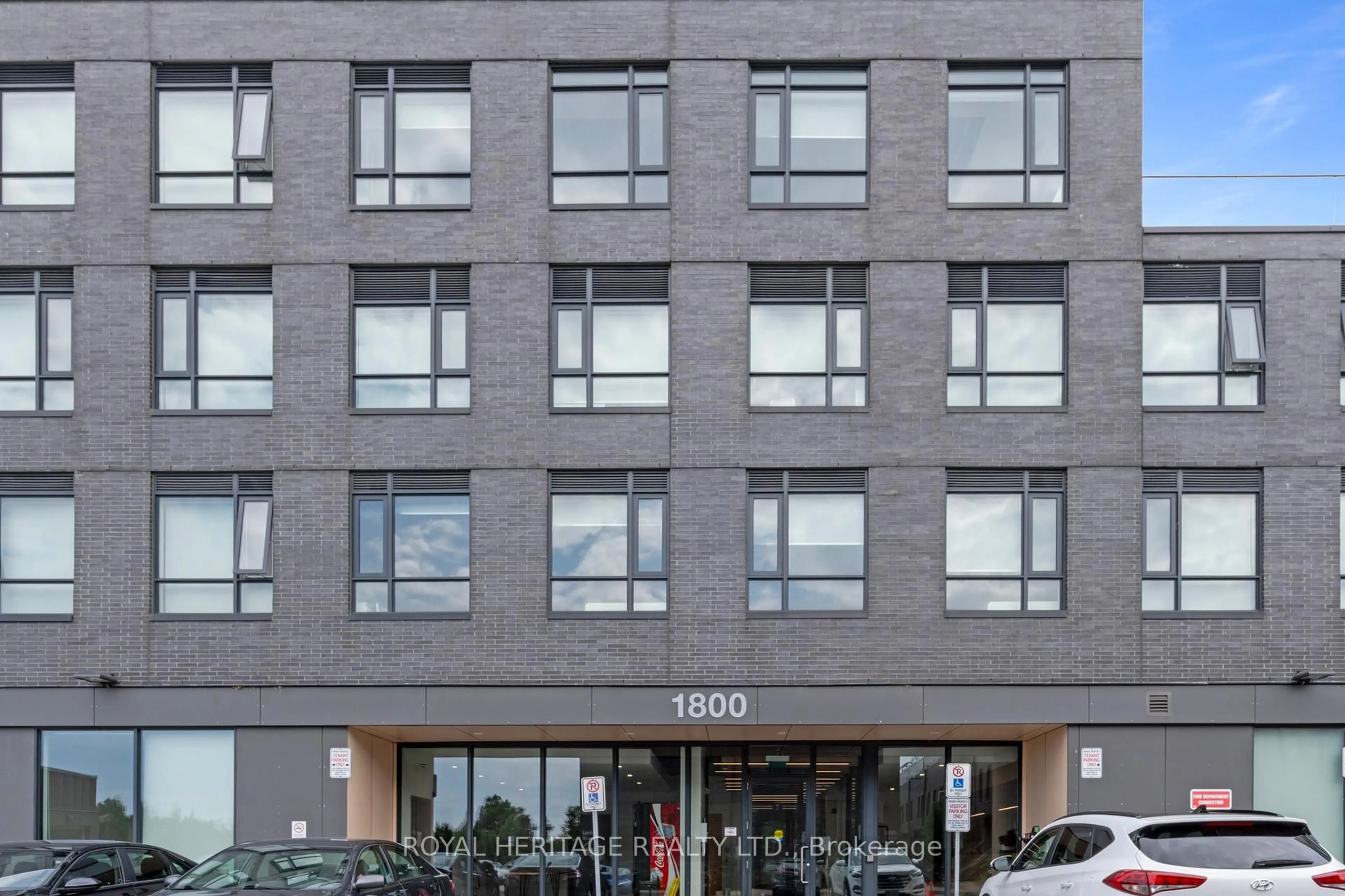 Unknown for 1800 Simcoe St #307, Oshawa Ontario L1G 0C2