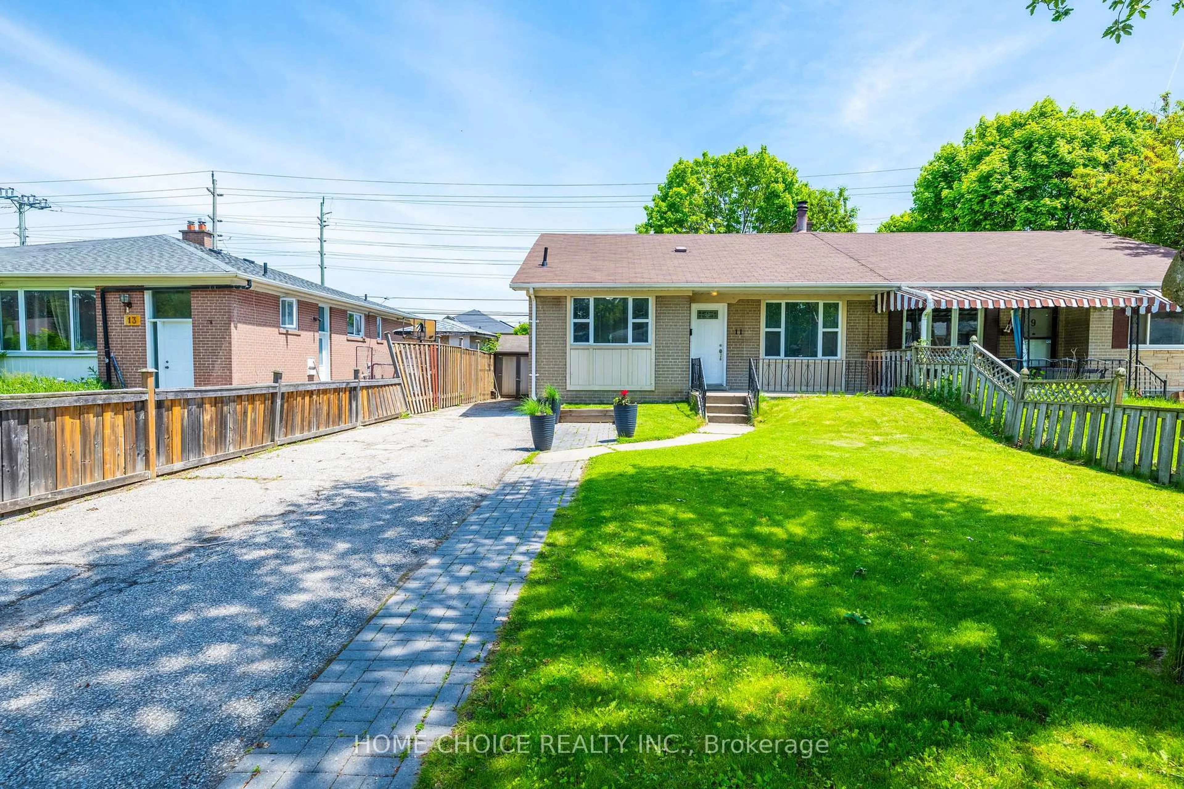 A pic from outside/outdoor area/front of a property/back of a property/a pic from drone, street for 11 Thorncroft Cres, Ajax Ontario L1S 2S1