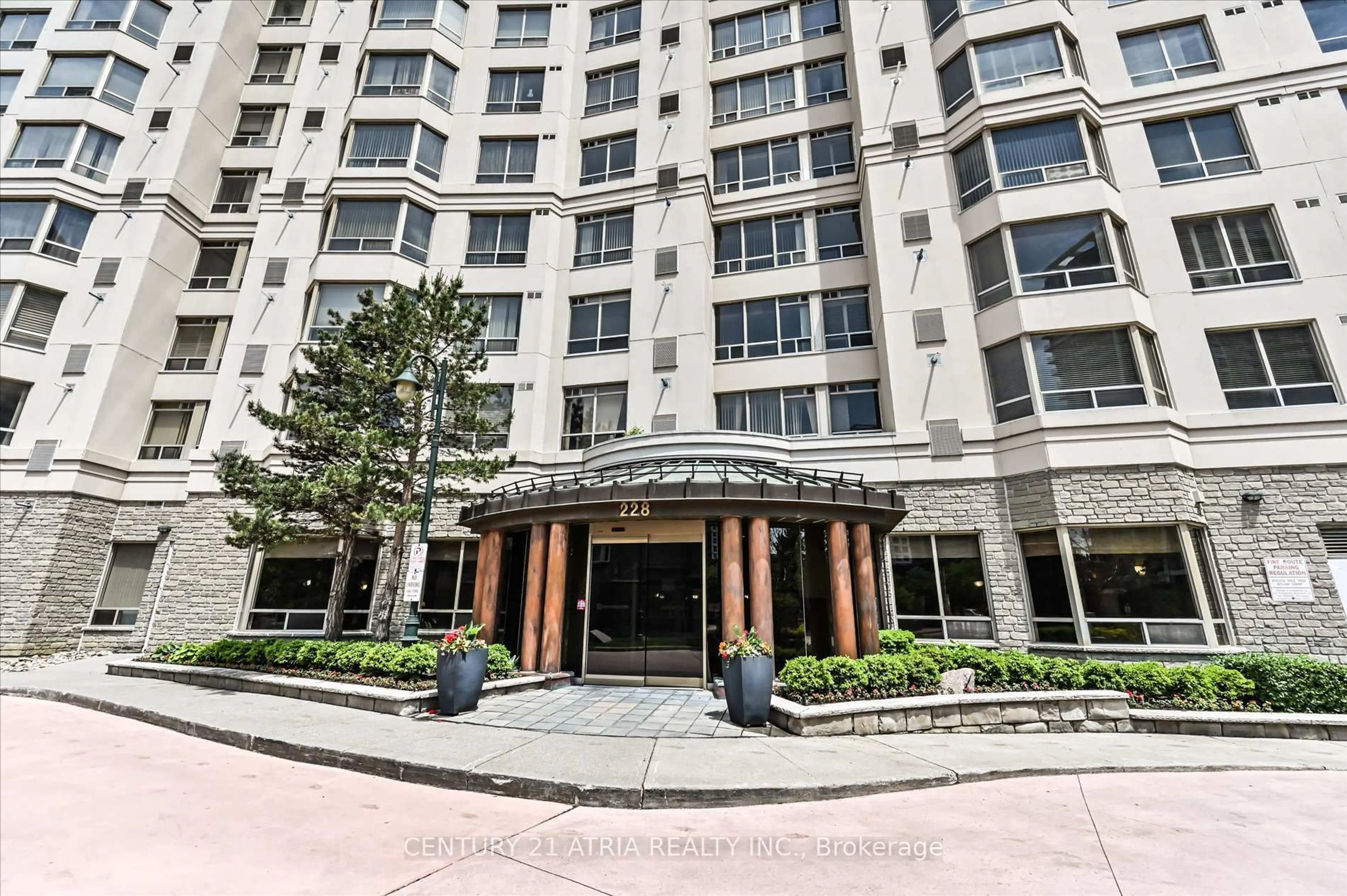 Indoor foyer for 228 Bonis Ave #1712, Toronto Ontario M1T 3W4