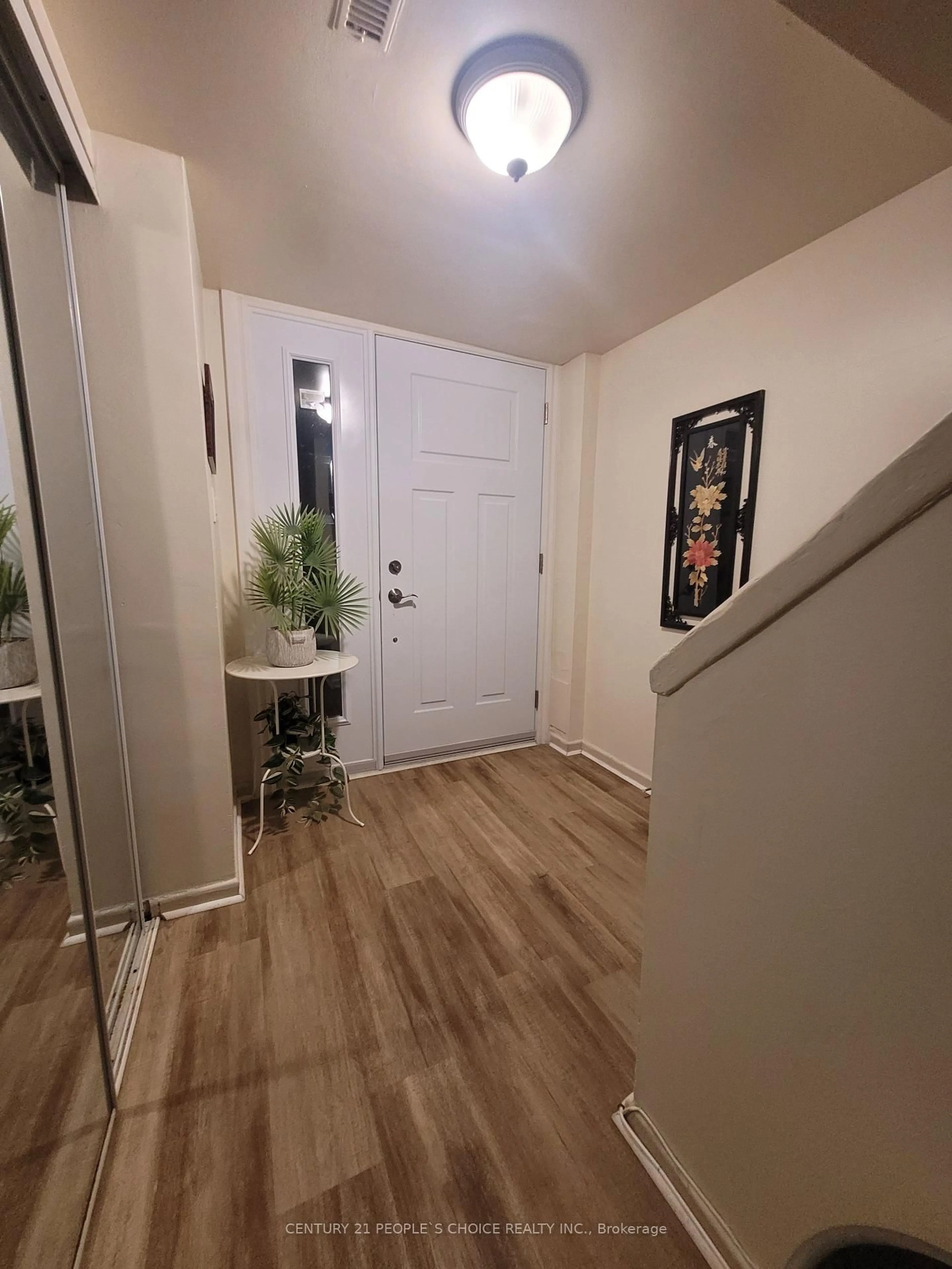 Indoor entryway for 96 Trailridge Cres, Toronto Ontario M1E 4G4