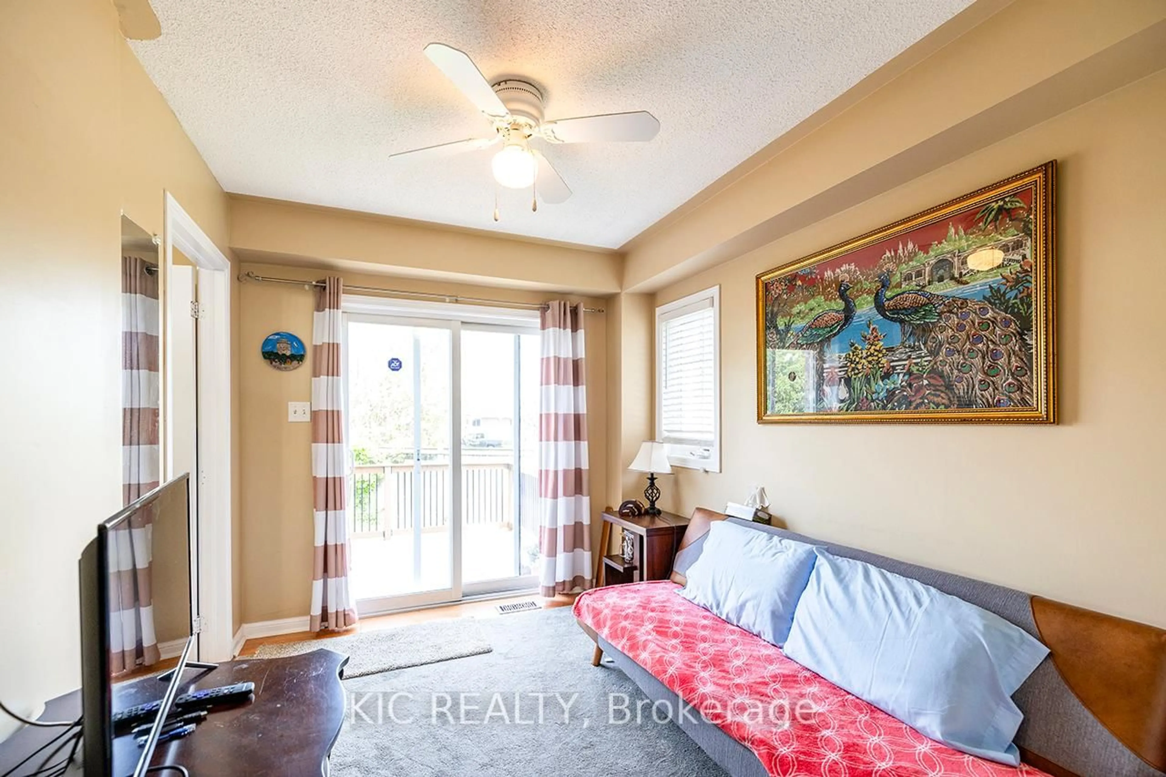 Unknown for 904 Bourne Cres, Oshawa Ontario L1H 8X5