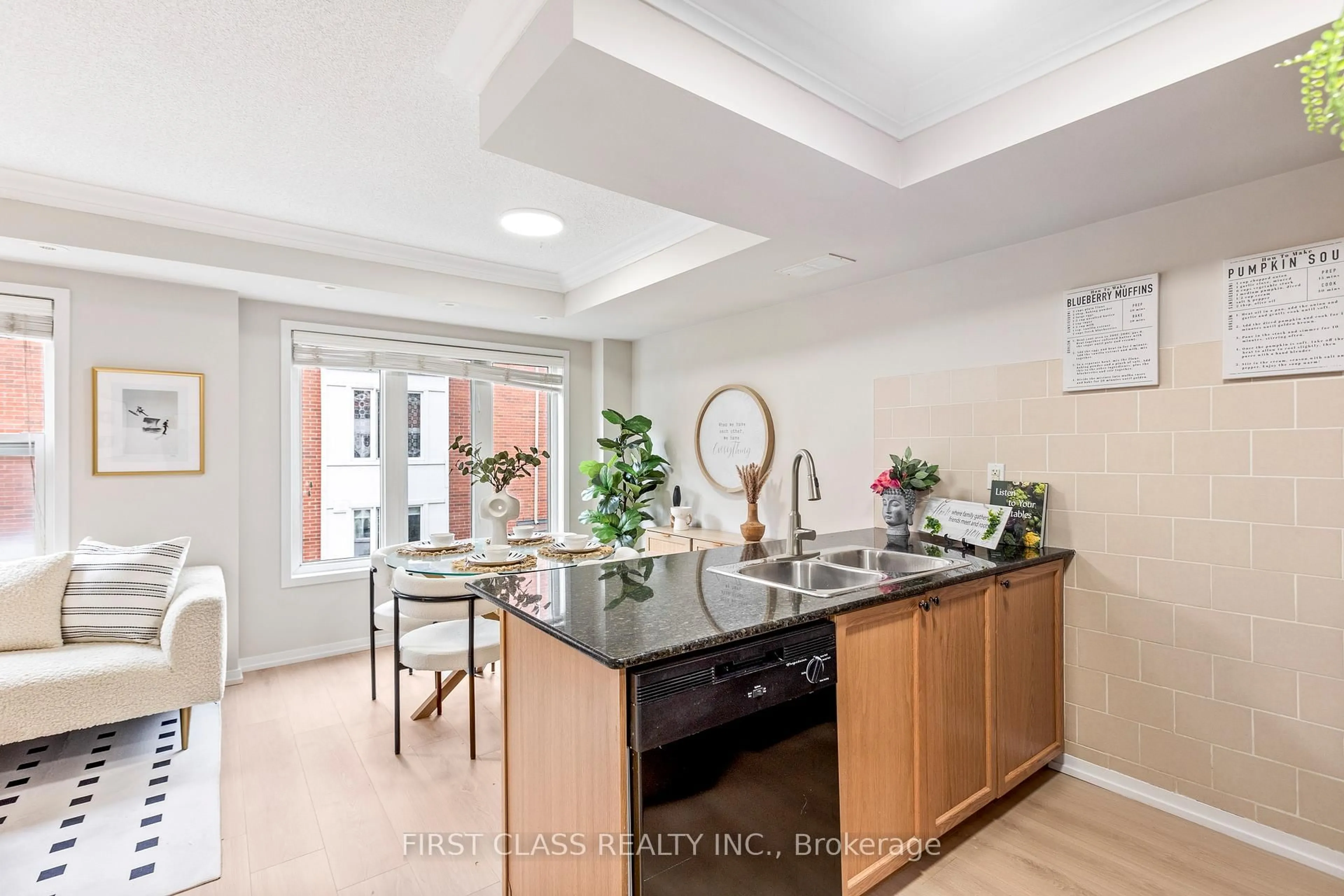 Unknown for 29 Frances Loring Lane #6, Toronto Ontario M4M 3E8