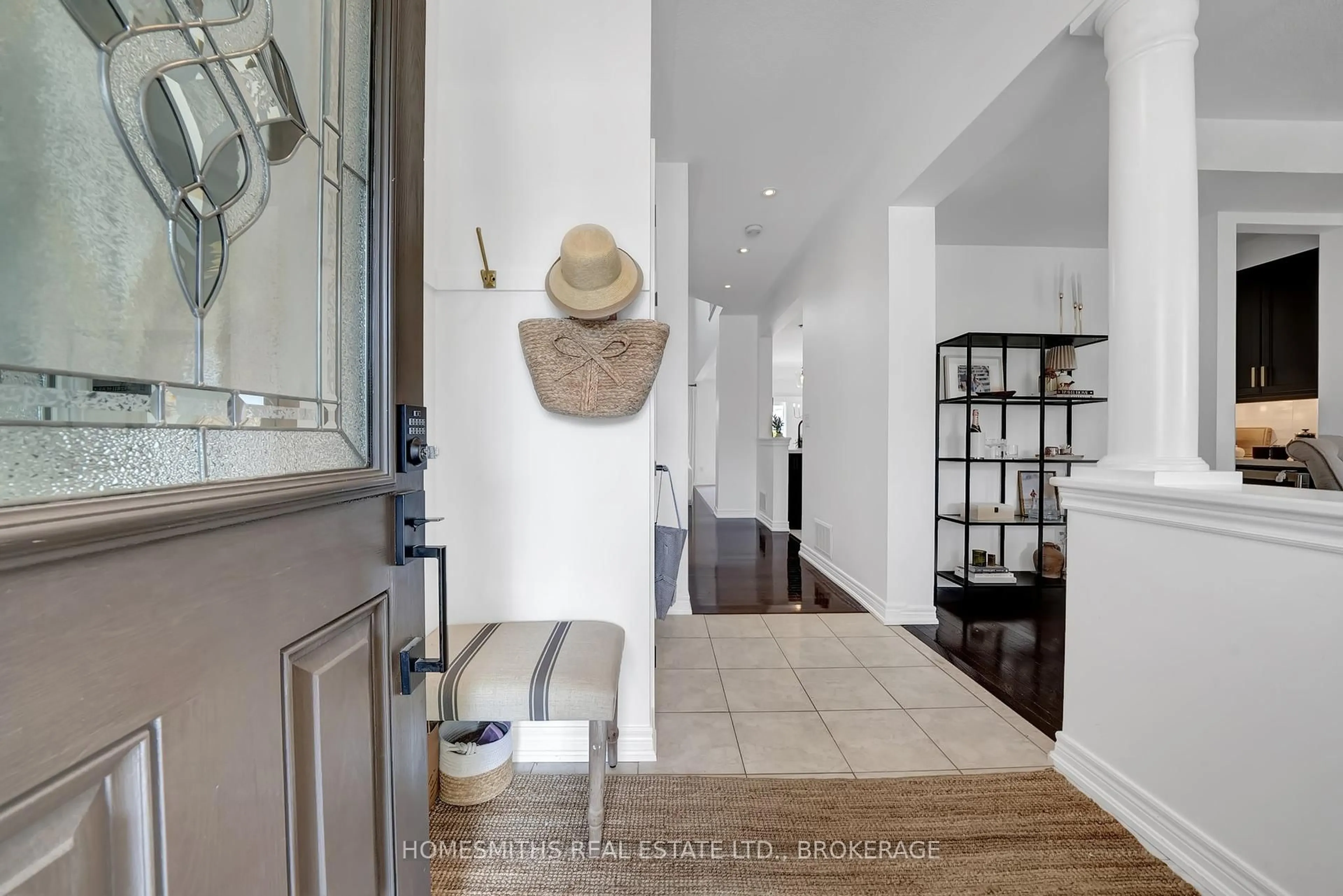 Indoor entryway for 31 Sisson Lane, Clarington Ontario L1B 0A7