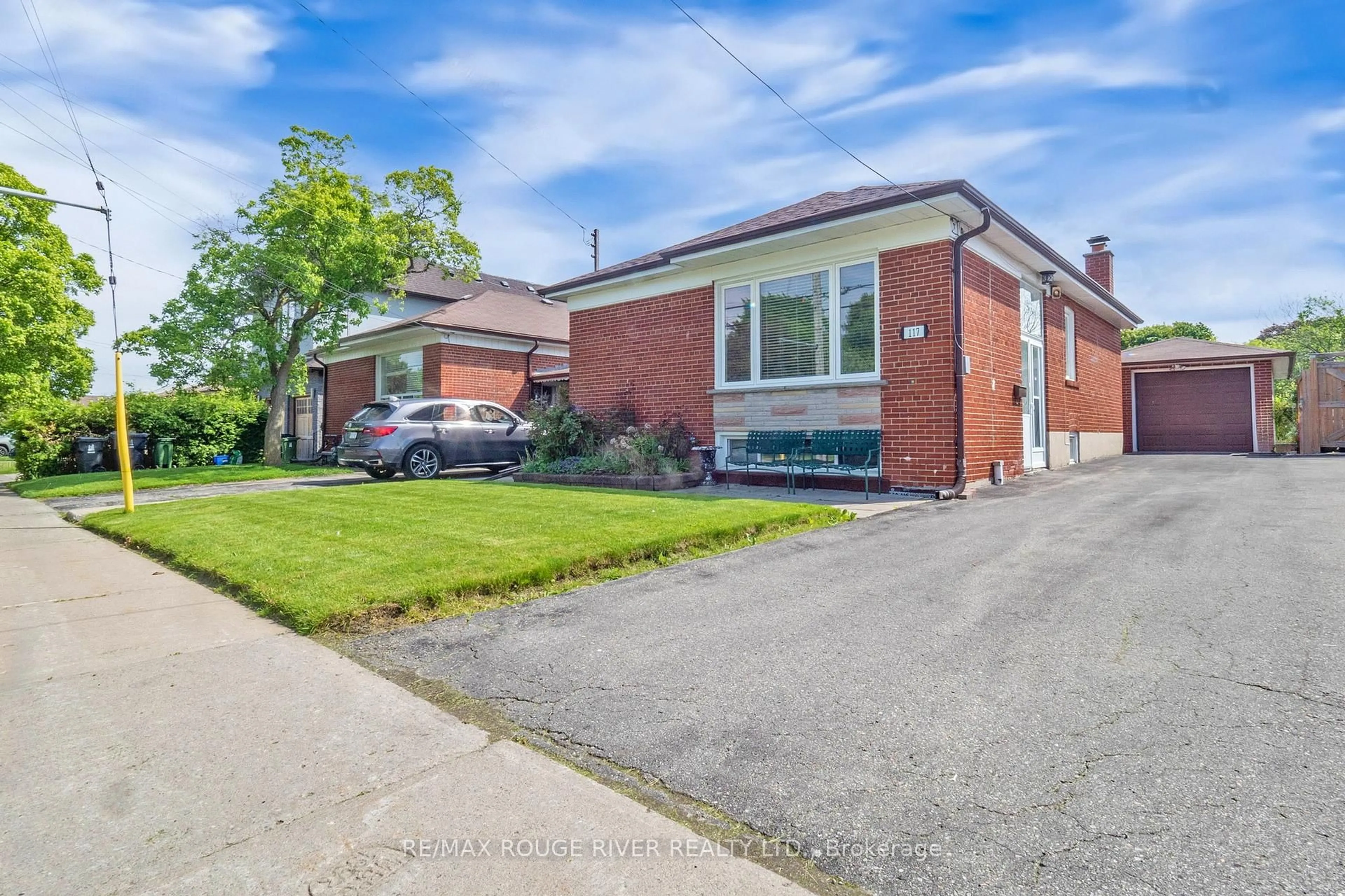 Home with brick exterior material, street for 117 Shropshire Dr, Toronto Ontario M1P 1Z3