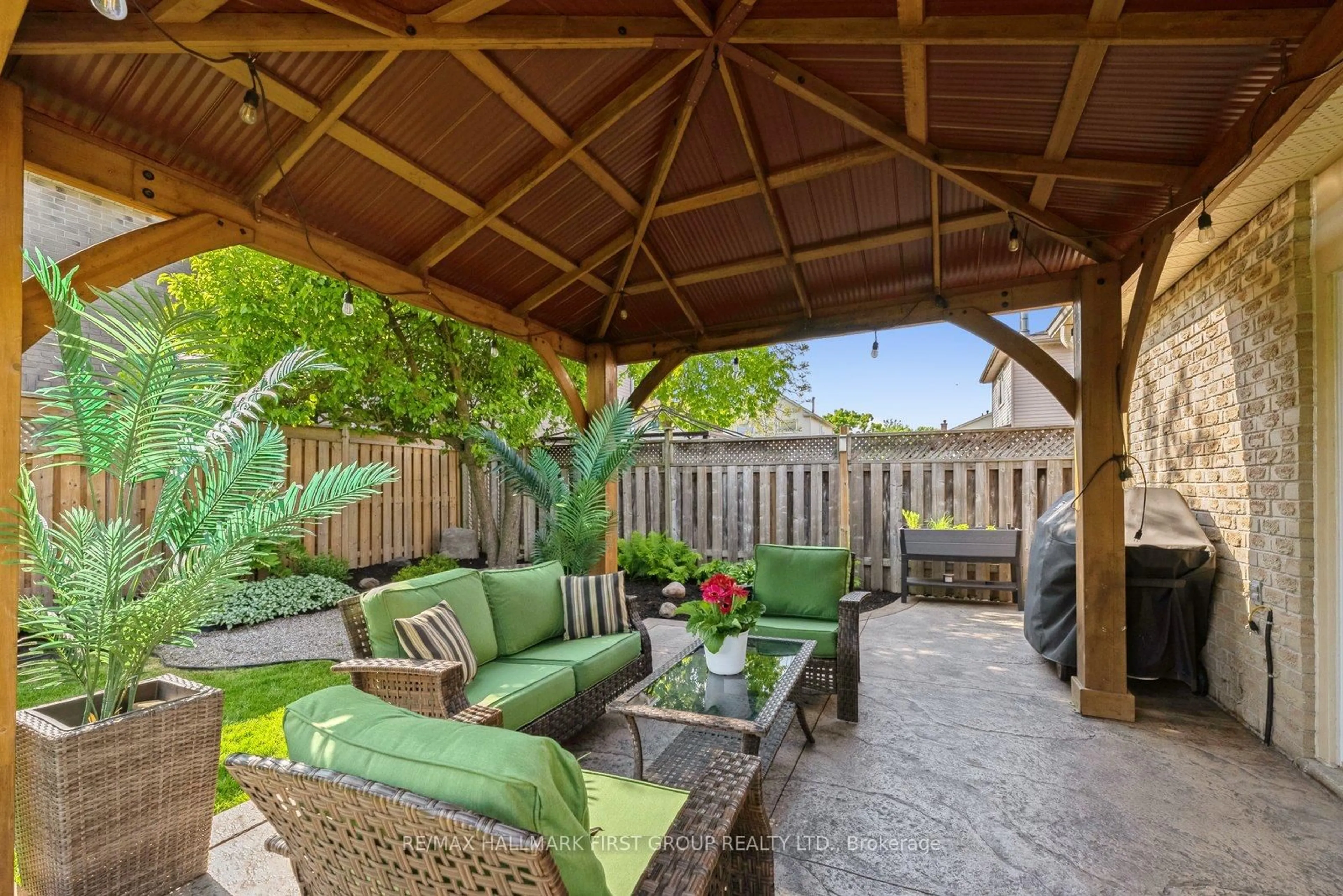 Patio, street for 1542 Rawlings Dr, Pickering Ontario L1V 5B2