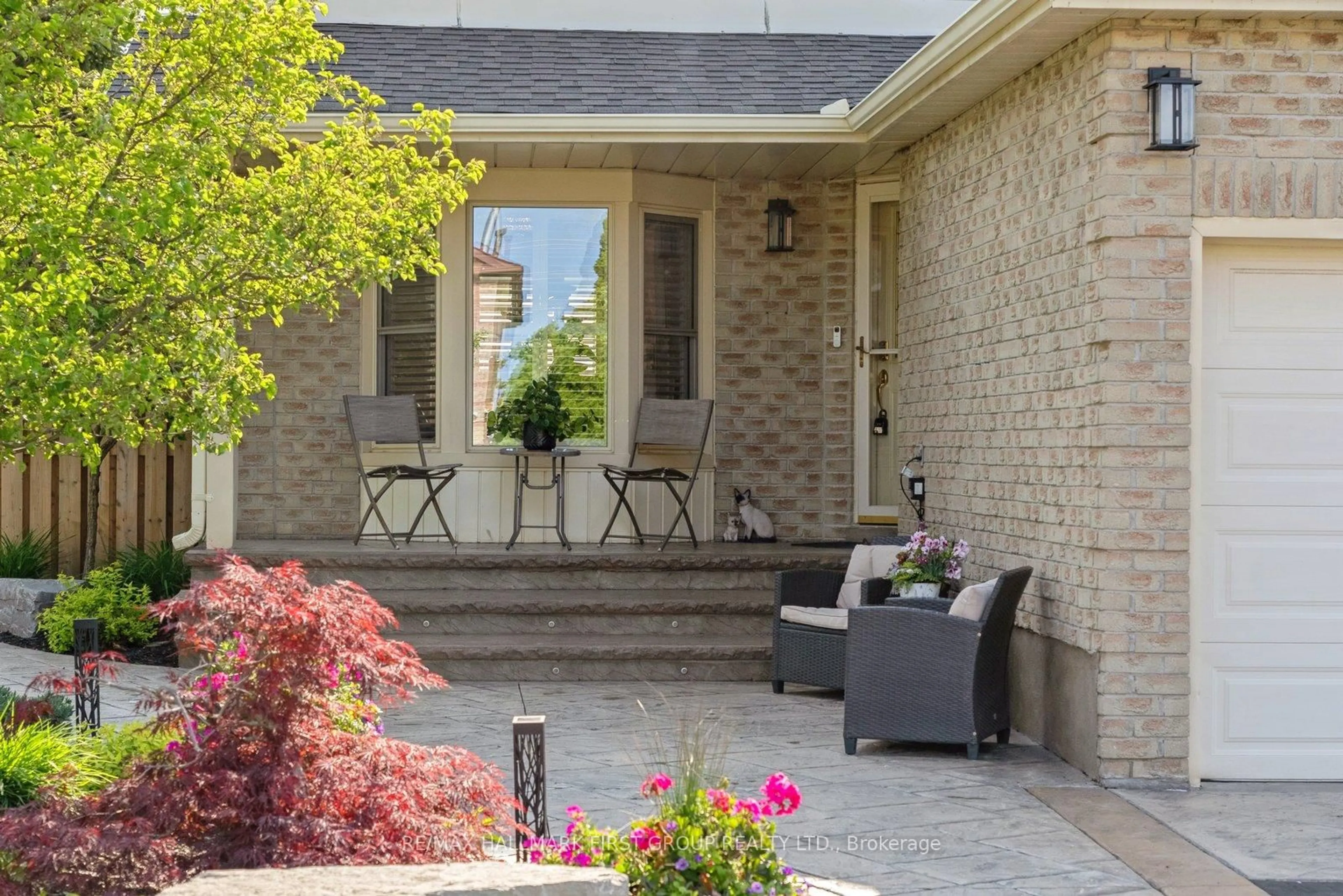 Patio, street for 1542 Rawlings Dr, Pickering Ontario L1V 5B2
