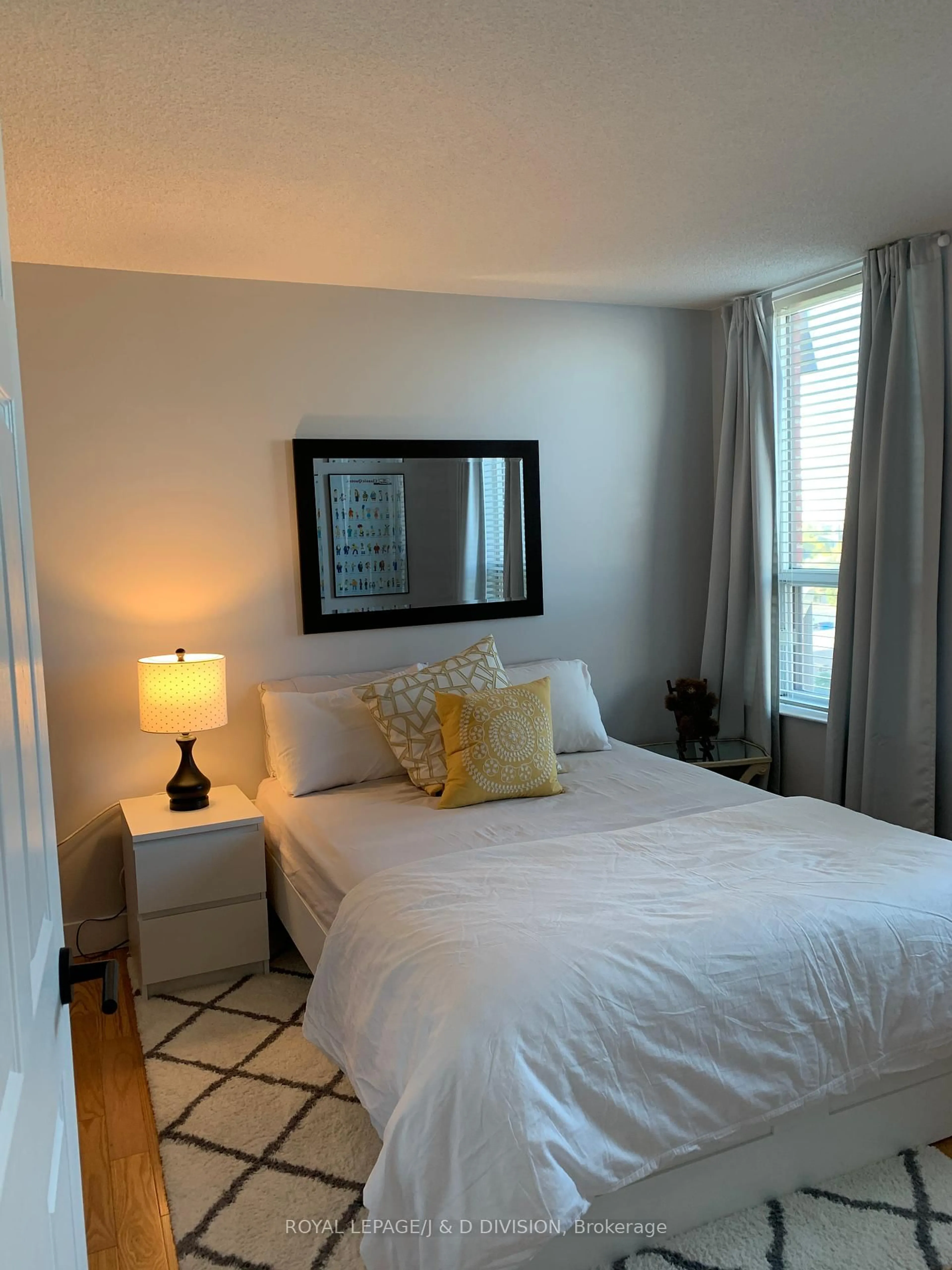 A pic of a room for 330 Mccowan Rd #1004, Toronto Ontario M1J 3N3