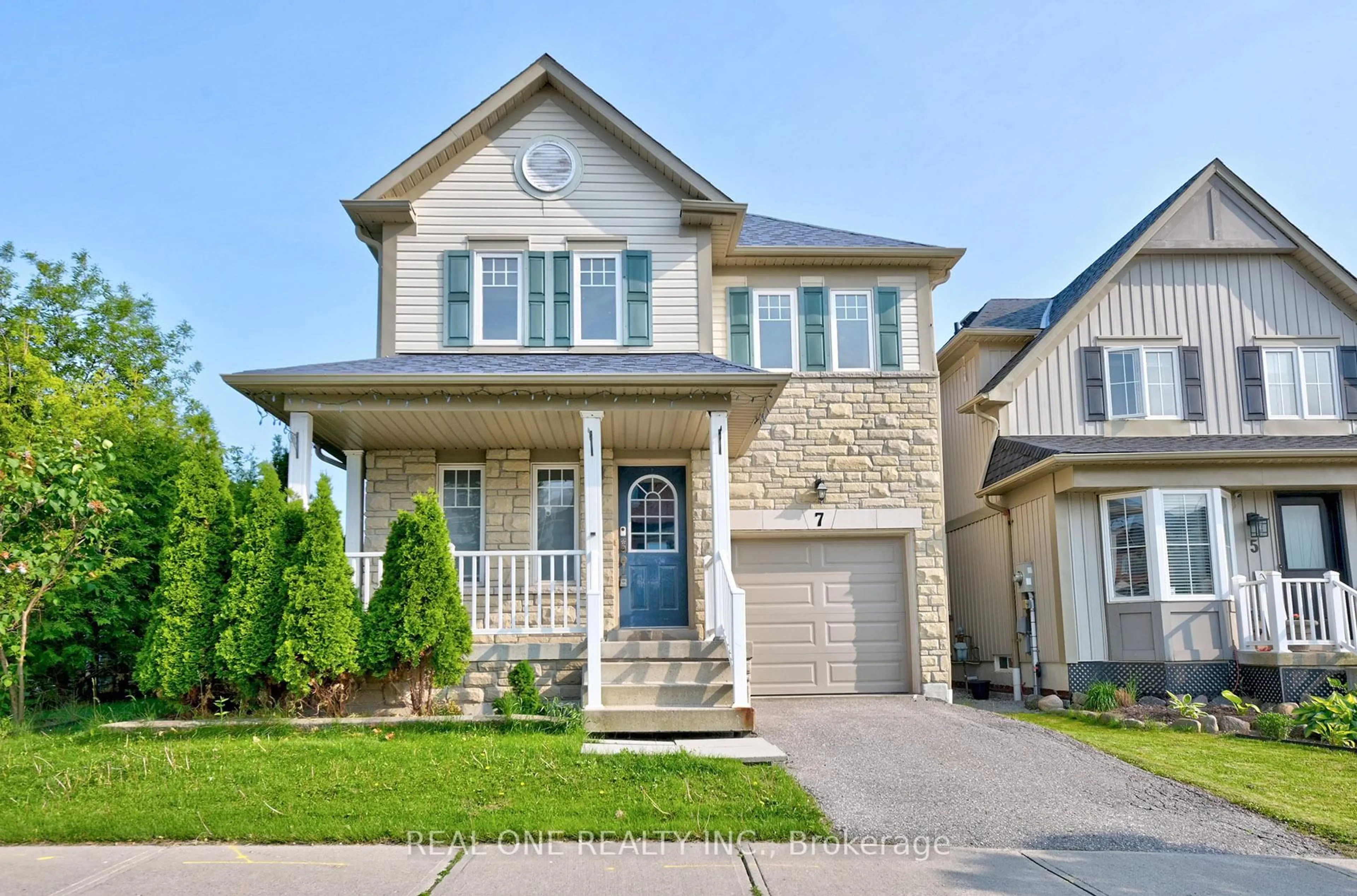 Home with brick exterior material, street for 7 Settler's Crt, Whitby Ontario L1M 2L3