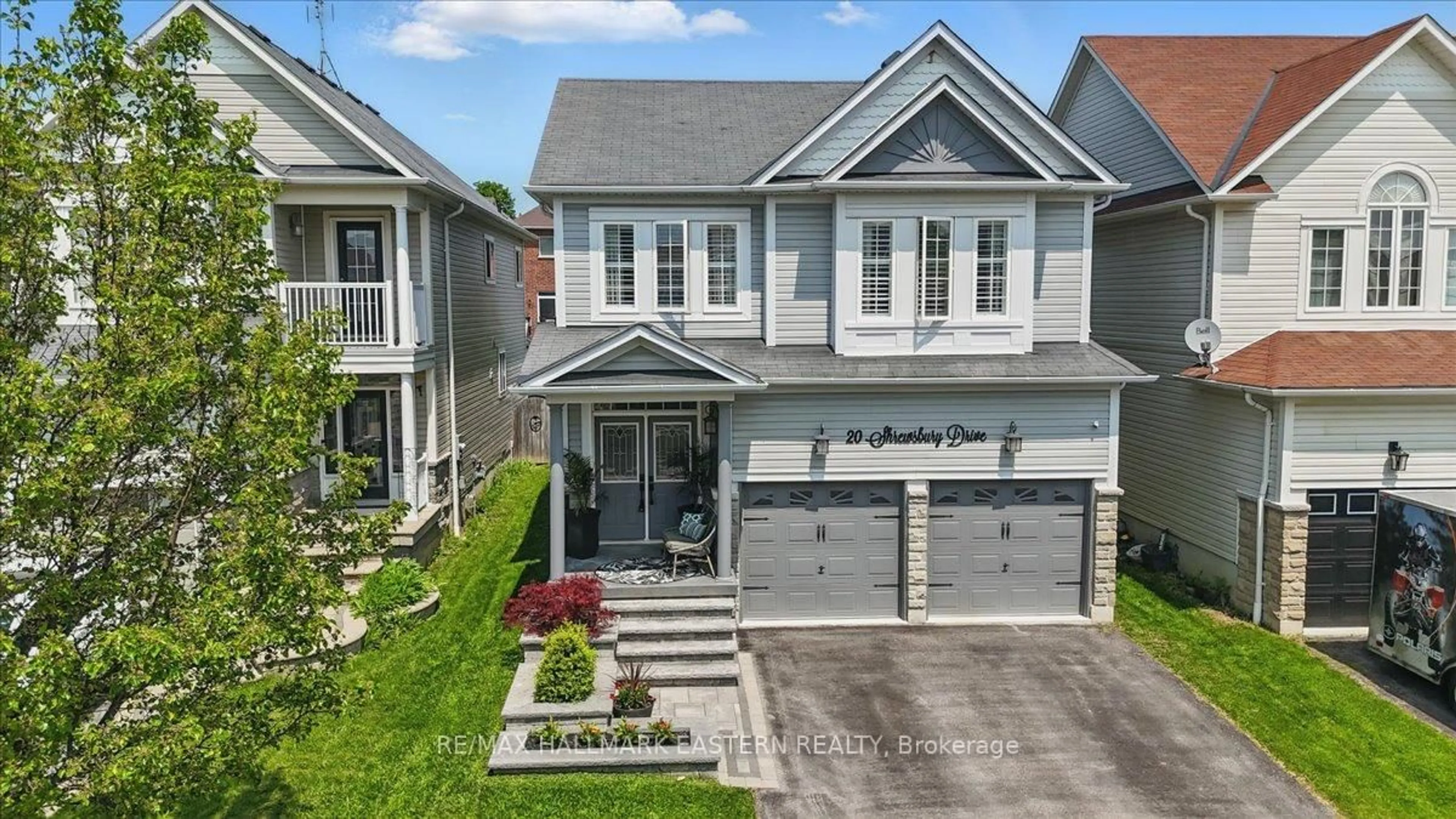 A pic from outside/outdoor area/front of a property/back of a property/a pic from drone, street for 20 Shrewsbury Dr, Whitby Ontario L1M 0C7