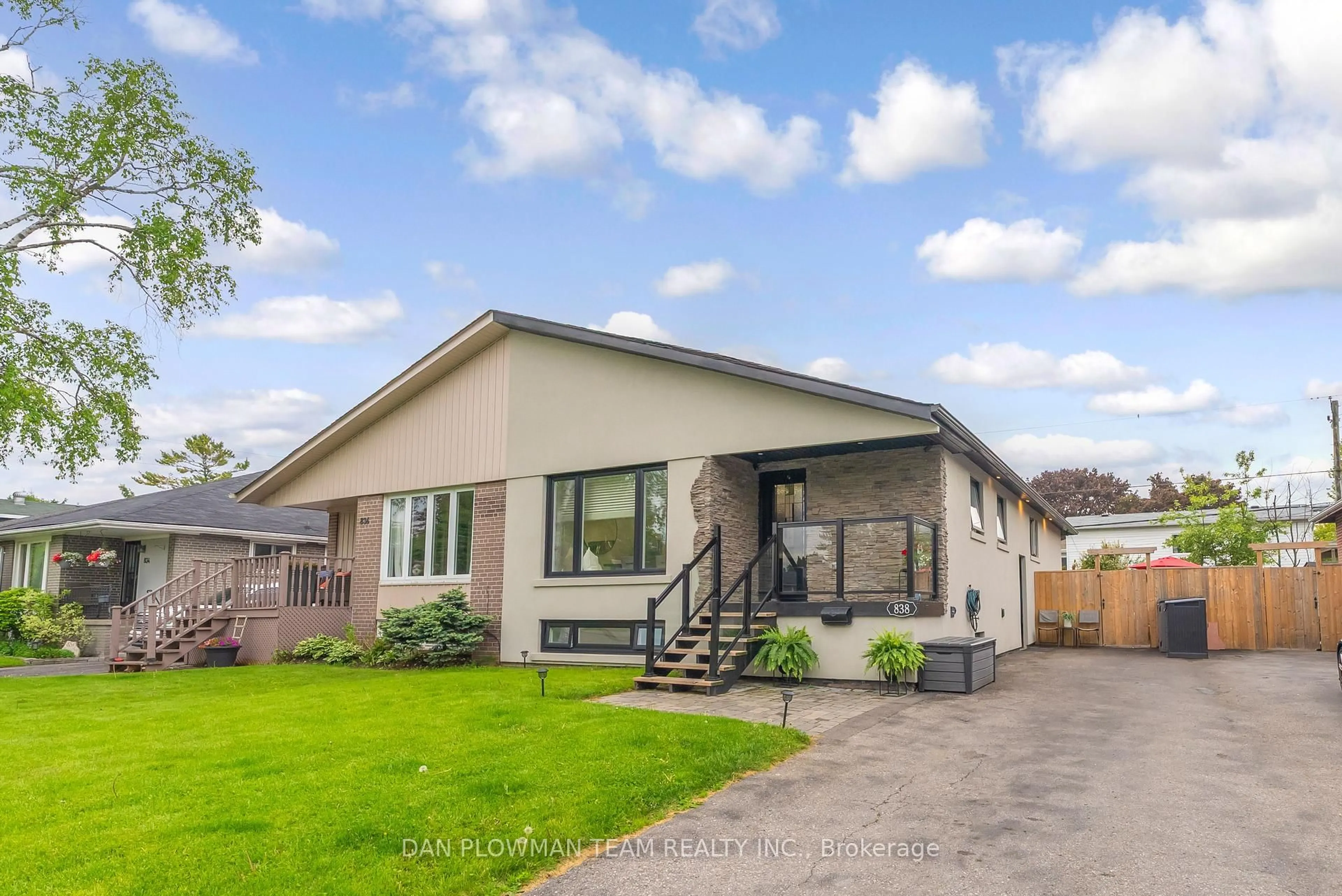 Unknown for 838 Krosno Blvd, Pickering Ontario L1W 1G9