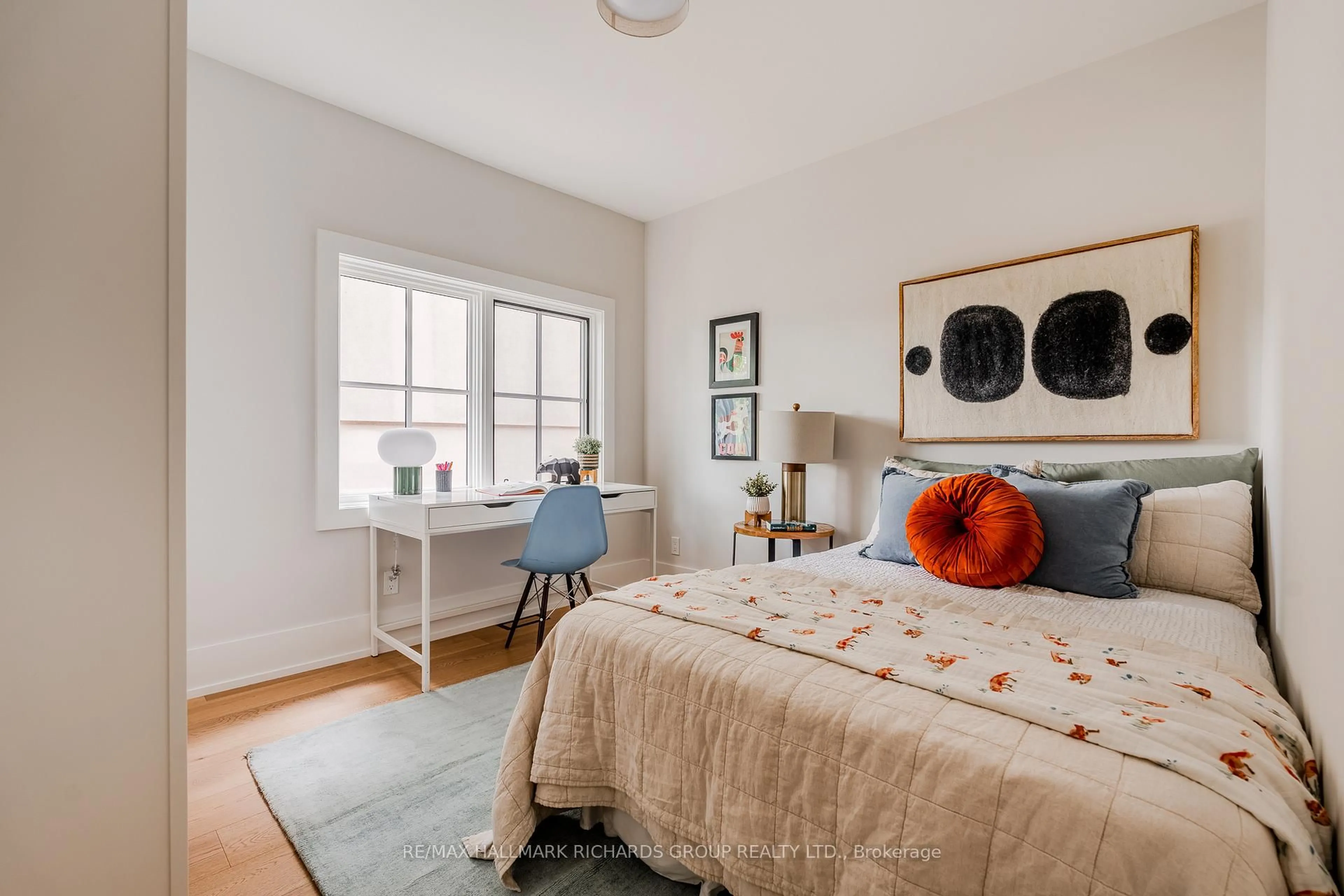 A pic of a room for 293 Kingswood Rd, Toronto Ontario M4E 3N8