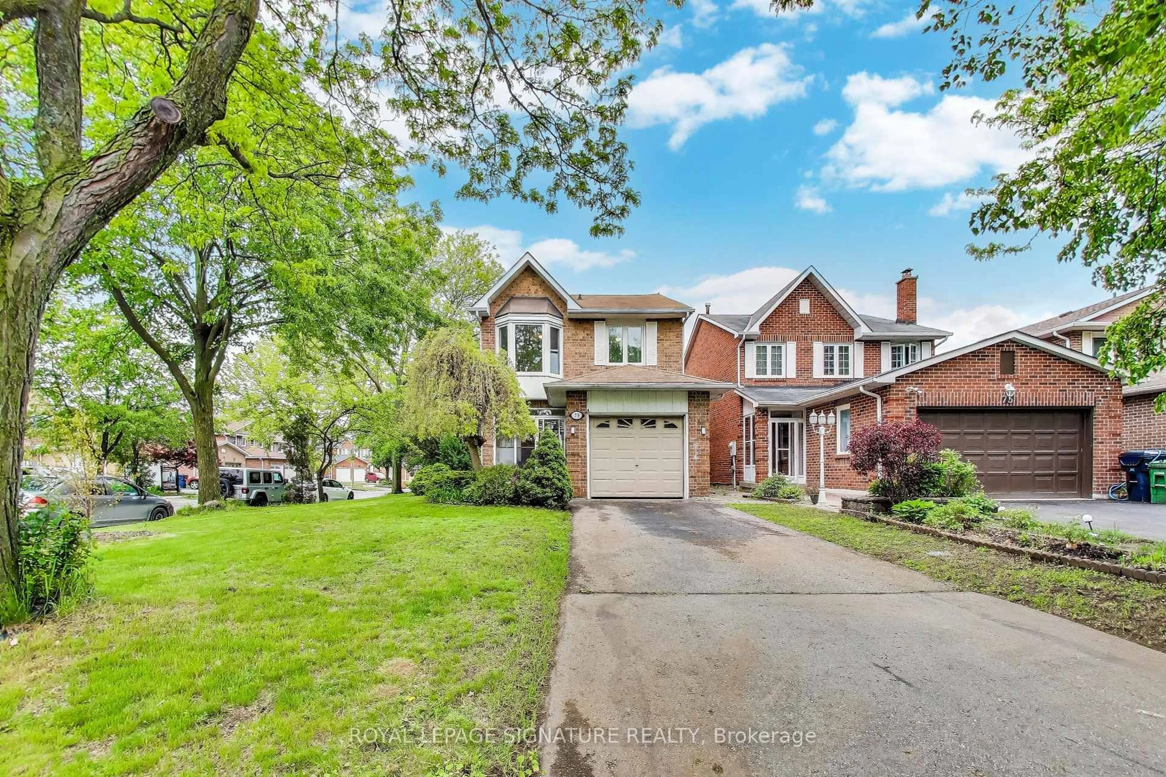 Home with brick exterior material, street for 73 Parade Sq, Toronto Ontario M1C 3T5