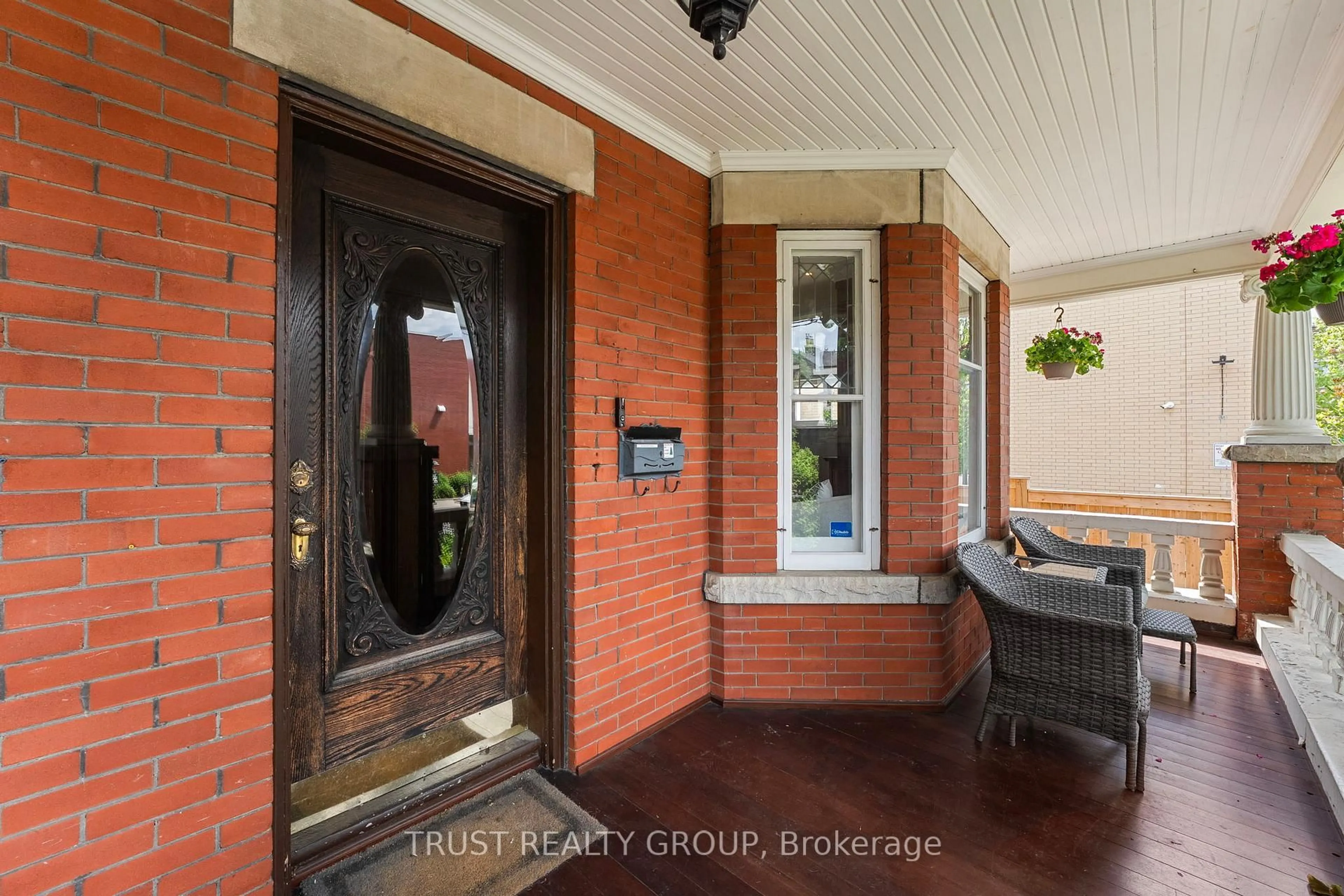 Indoor entryway for 5 Ellerbeck St, Toronto Ontario M4K 2T6