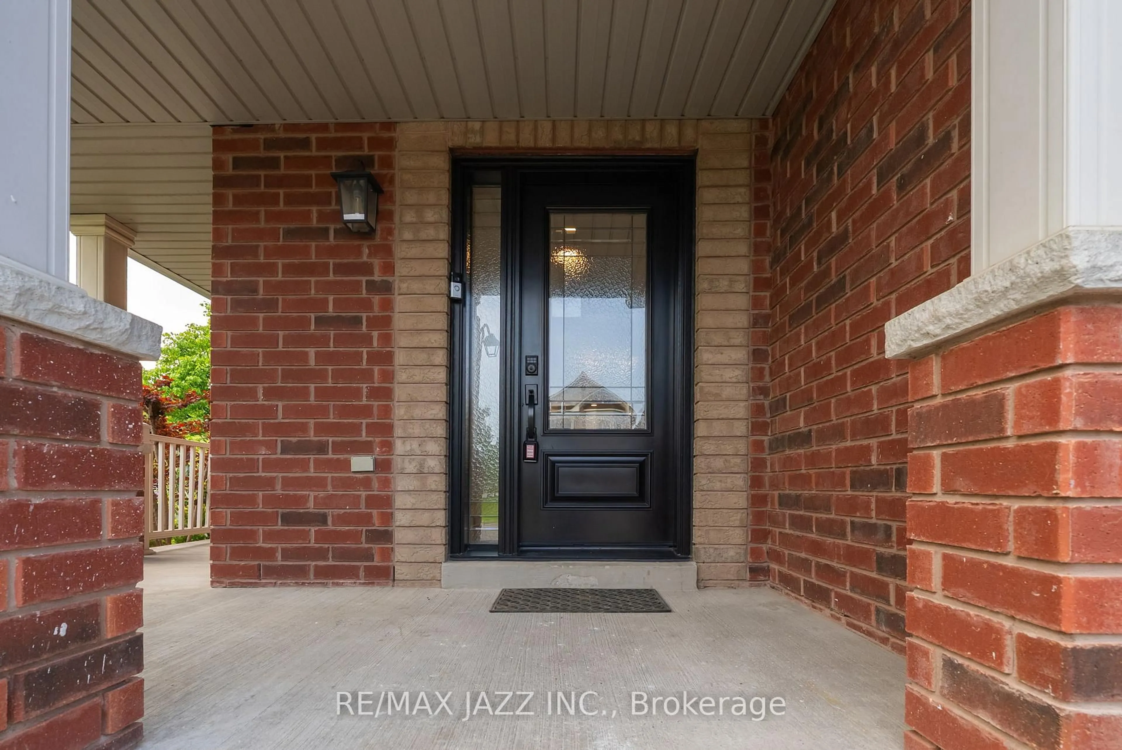 Indoor entryway for 119 Bettina Pl, Whitby Ontario L1R 0G1