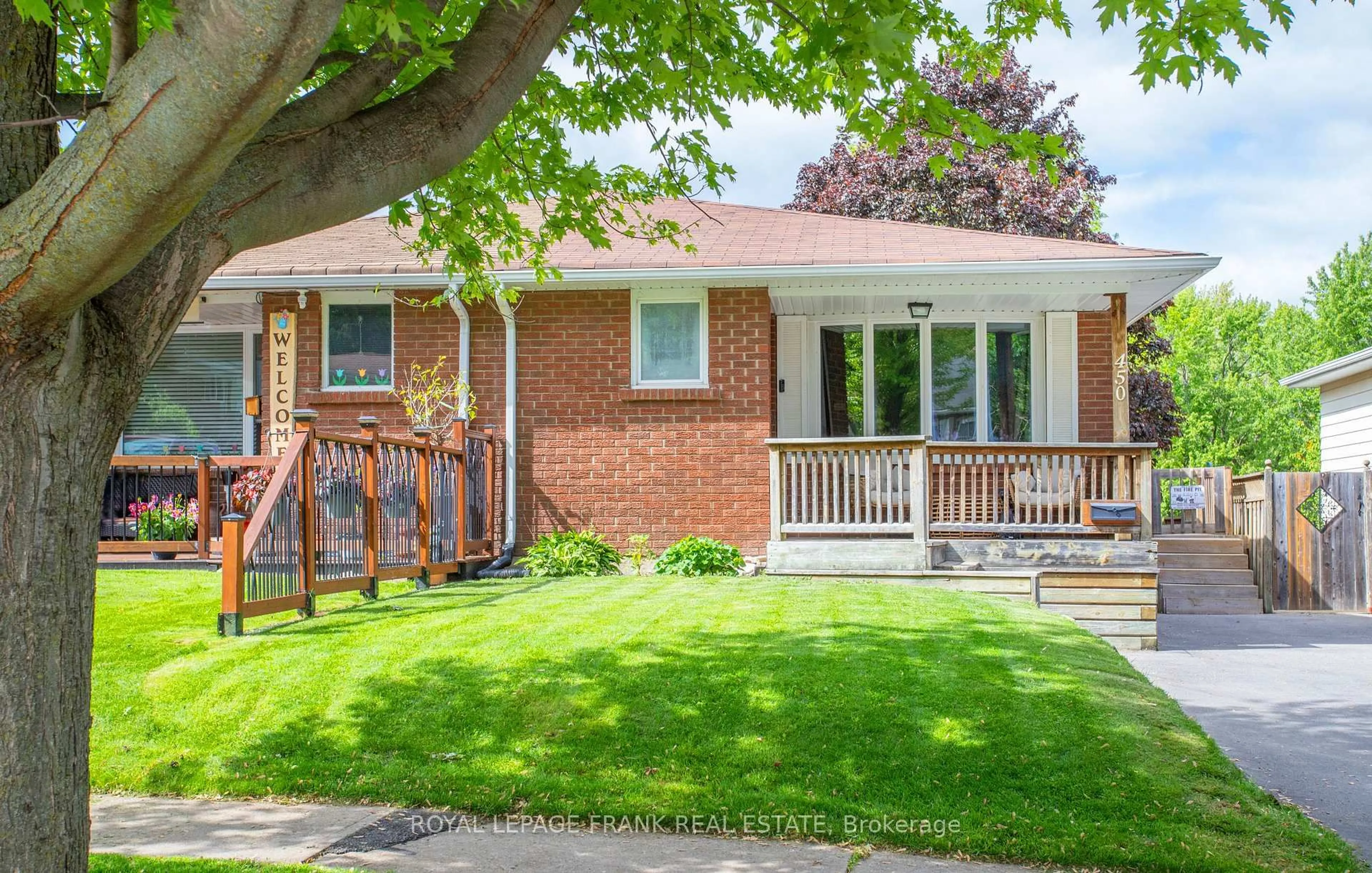 Home with brick exterior material, street for 450 Sedan Cres, Oshawa Ontario L1H 3G3