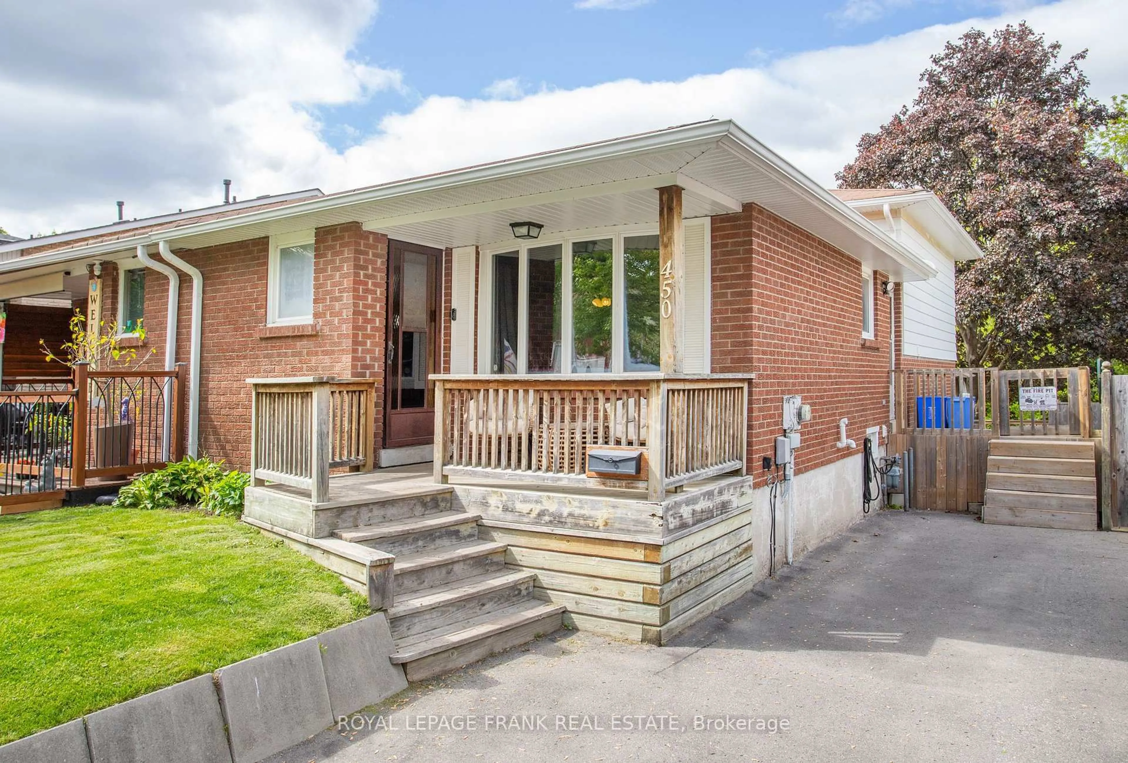Home with brick exterior material, street for 450 Sedan Cres, Oshawa Ontario L1H 3G3