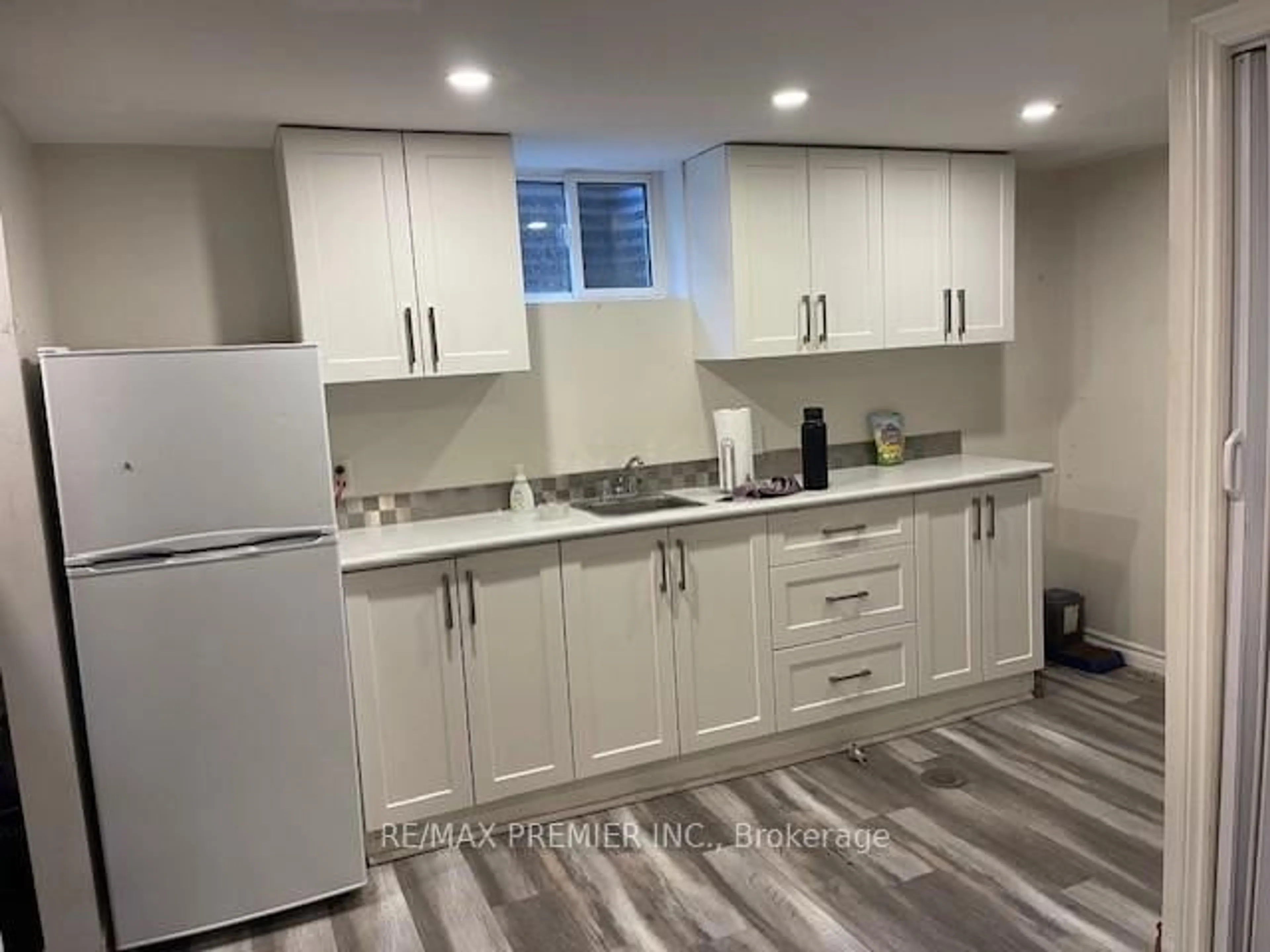 Unknown for 437 Adelaide Ave, Oshawa Ontario L1G 2A4