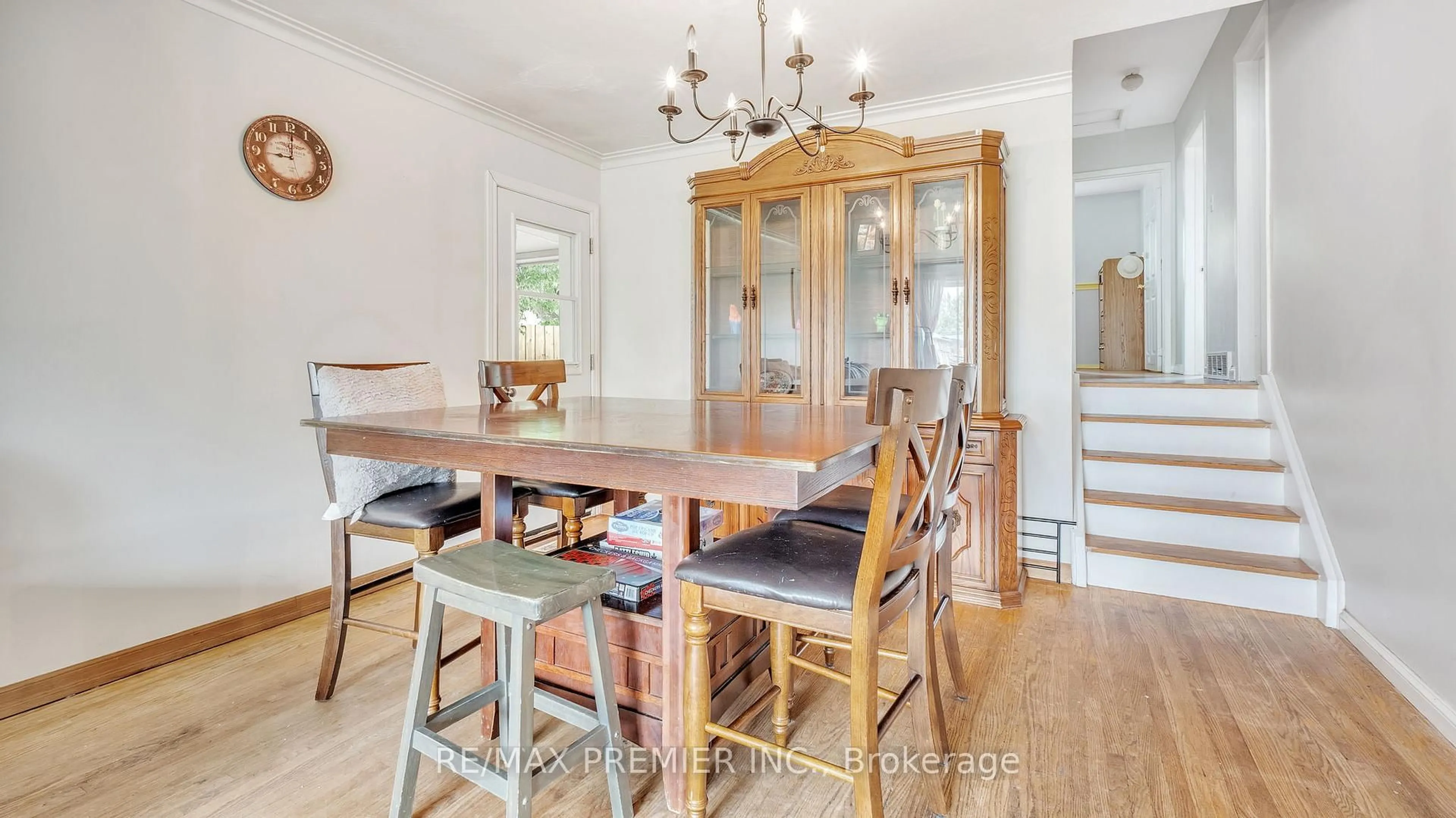 Dining room, wood/laminate floor for 437 Adelaide Ave, Oshawa Ontario L1G 2A4