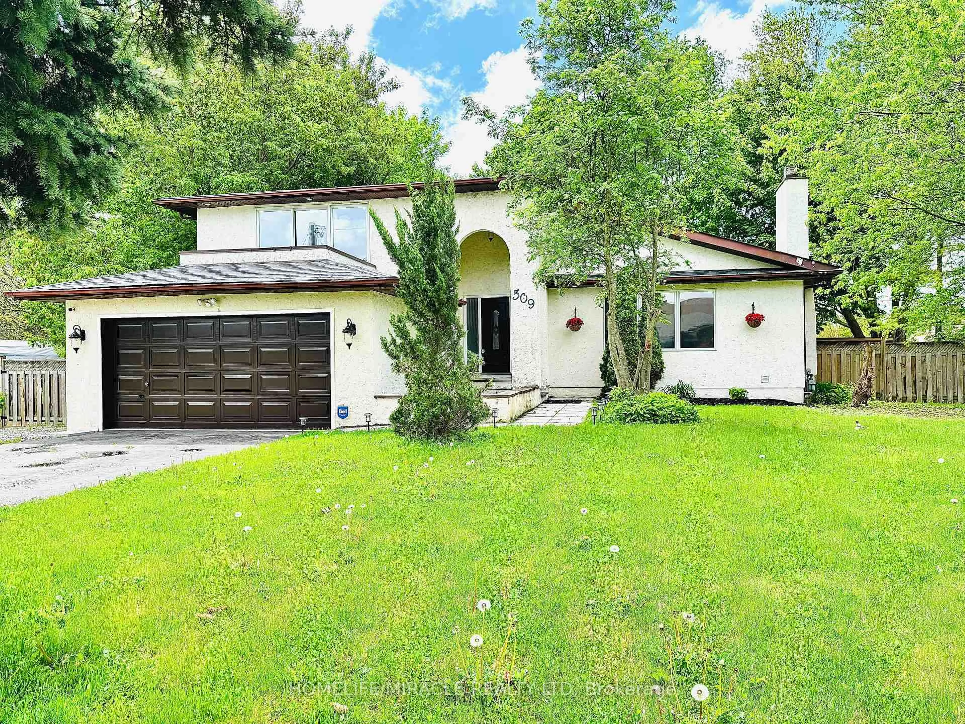 Home with brick exterior material, street for 509 Maine St, Oshawa Ontario L1L 1A2