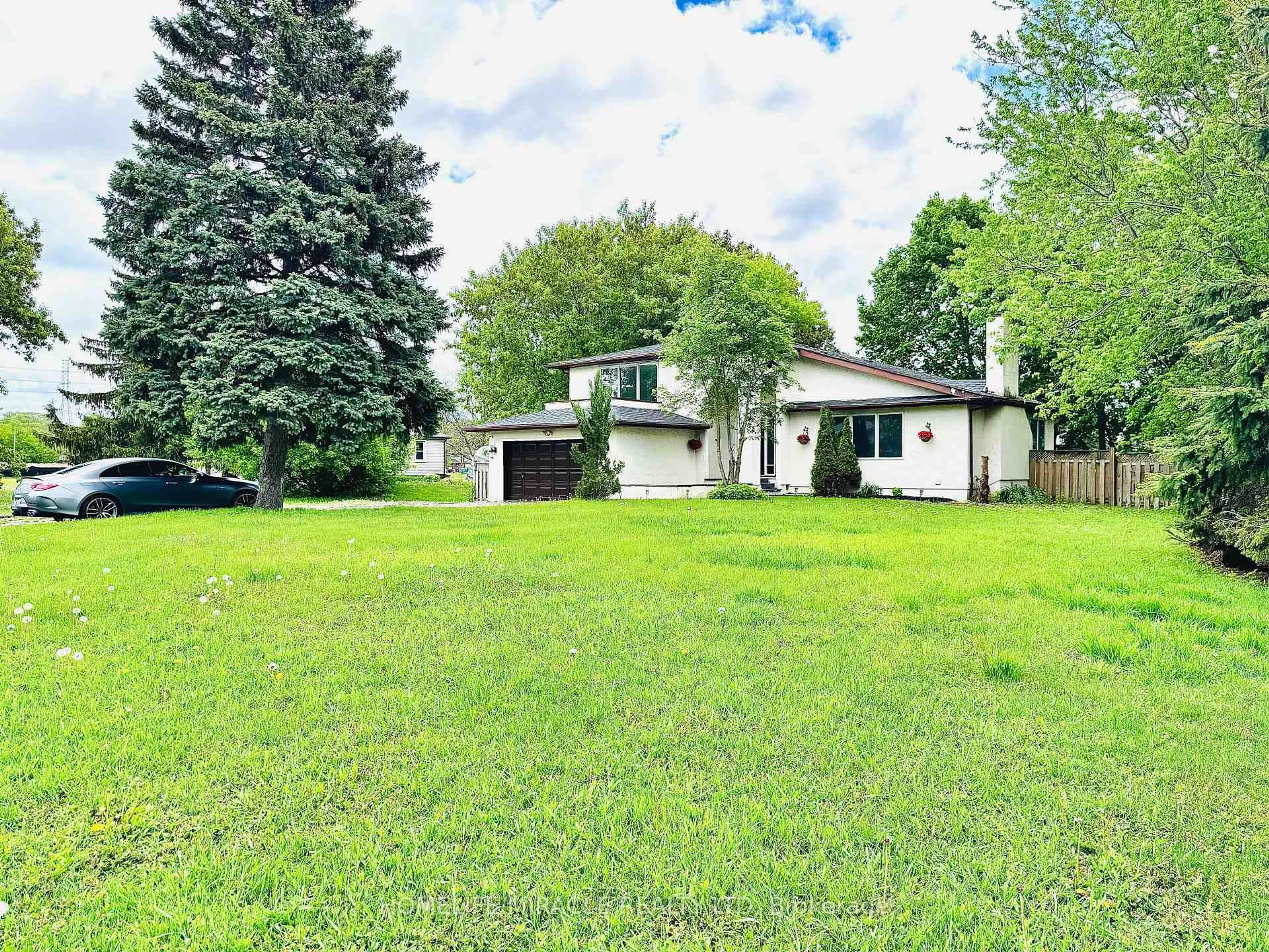 A pic from outside/outdoor area/front of a property/back of a property/a pic from drone, street for 509 Maine St, Oshawa Ontario L1L 1A2
